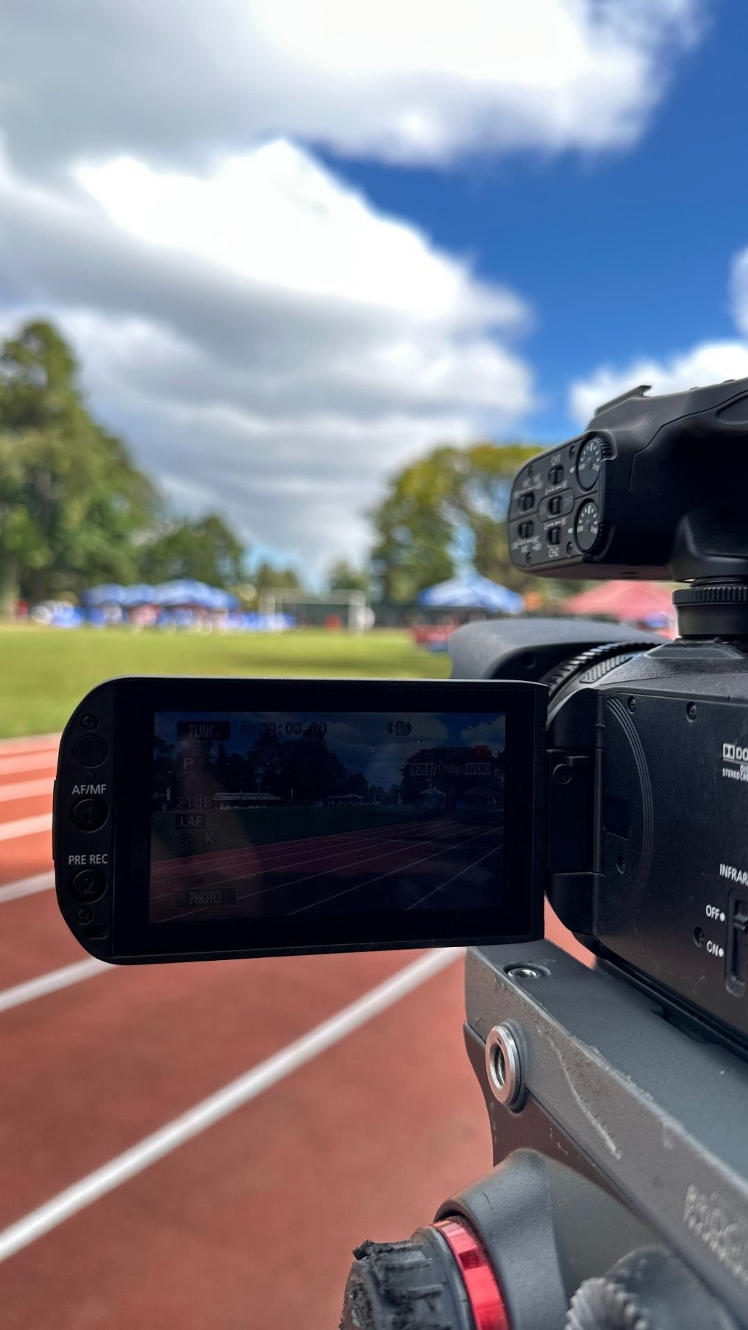 🎥✨ En este trabajo no se trata solo de grabar… se trata de contar historias que impactan.
Porque cuando buscas calidad, no pagas precio: pagas resultados. 📸🔥
Cada proyecto lleva detrás horas de planeación, creatividad, equipo profesional y la experiencia que transforma una idea en algo que realmente conecta.
💡 Tu marca merece verse como lo que es: profesional. #fotografos_latinoamericanos #fotografoslatinoss #produccionaudiovisual #audiovisuales #fotografo