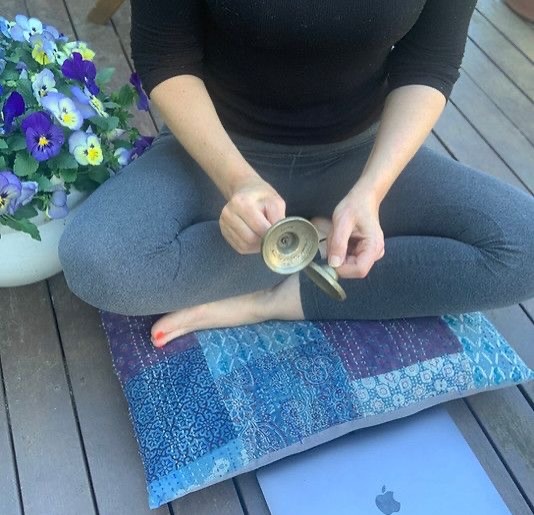 And that’s a wrap! The working year just ended for me with a big exhale. I’m just looking out to the garden and reflecting on all the beautiful people I got to support in my Empower coaching program, EAP counselling and coaching with Converge International and co-facilitate/collaborate with in community mindfulness and ecotherapy groups with @theecoretreat
I feel very honoured to be supporting and sharing incredible life journeys and transformations. Fills my heart with great hope in our humanity, while we are all different there is a common goodness that wants to shine through, even in darkness - it’s just sometimes harder to find the spark. I wish you all a restful holiday, peaceful, creative and caring connection and a joyous festivity.
To celebrate the end of an era I’m offering community an online guided mindfulness and insight meditation practice in nature this coming Monday at 7pm with a little reflecting arts/writing inquiry. Take your phone outside and bring a journal!
You can register via the website under courses/workshops menu or join the Insight Collective WhatsApp group in bio to join in our conversation, activities and receive the link on Monday. May all beings be free from suffering ❤️🙏🏼✨
#meditation #mindfulness #coach