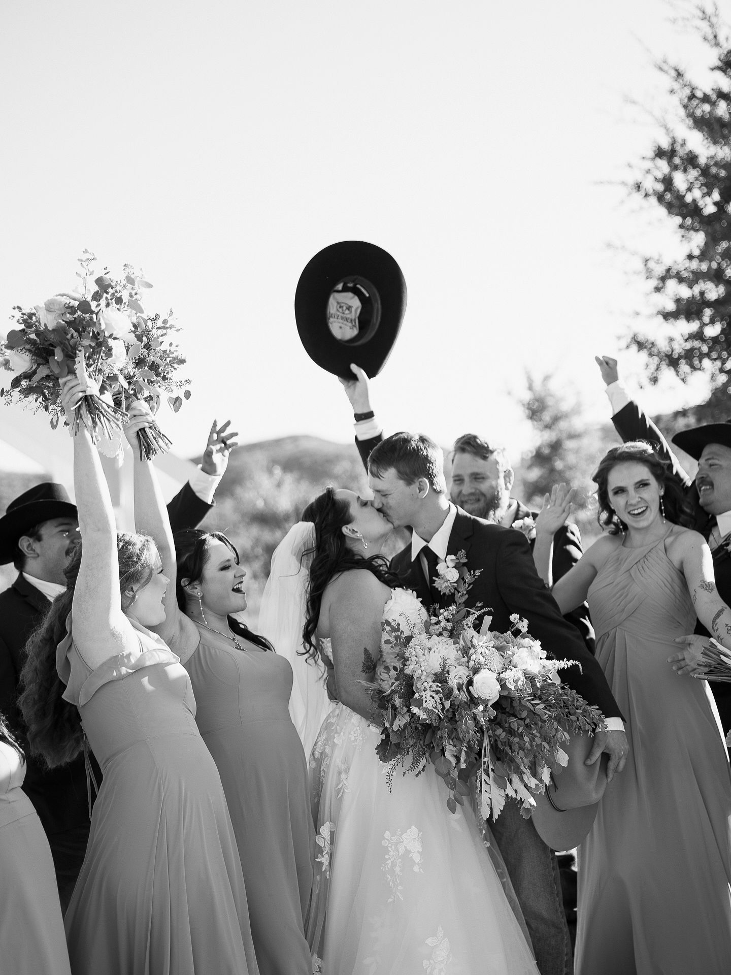 always a good time out in west texas!
and huge thank you to my wonderful second shooter @bythewests! shooting a wedding while pregnant is one of my greatest achievements. 😂🙌