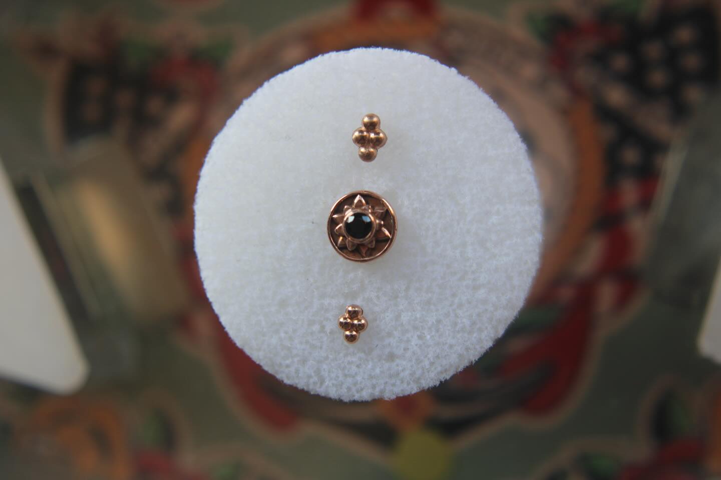 Here’s a couple of our gorgeous 14k rose gold pieces ✨👌
#studio100bg #legitbodyjewelry #lifetimeguarantee💯