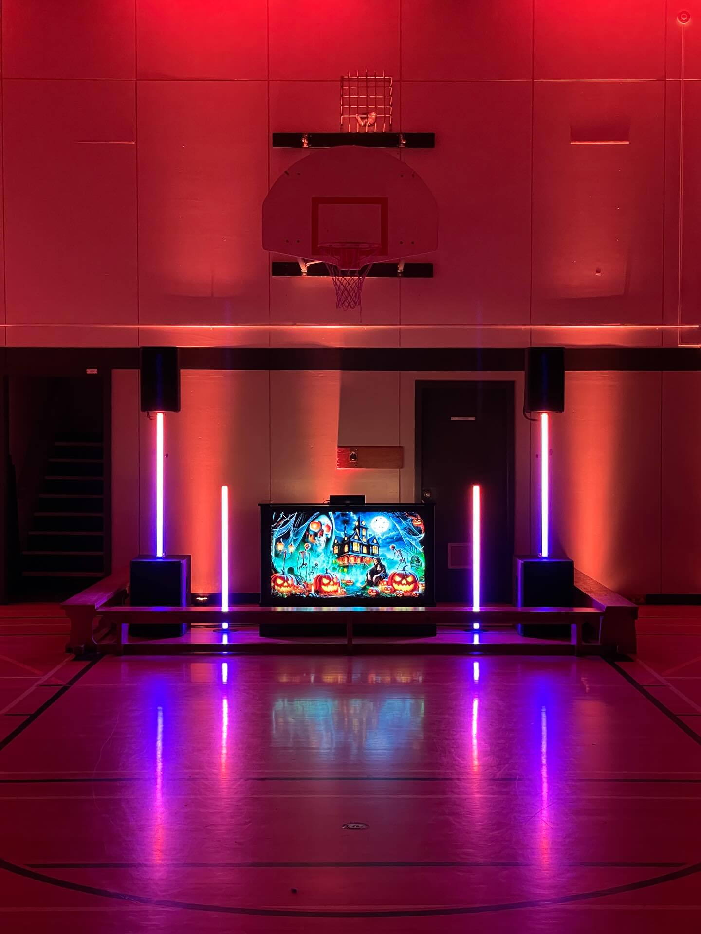 Okay I am SO behind on posting! I’ll try to catch up this week. To start, here are a few pics and vids from the Halloween elementary school dances I did this fall! 🎃