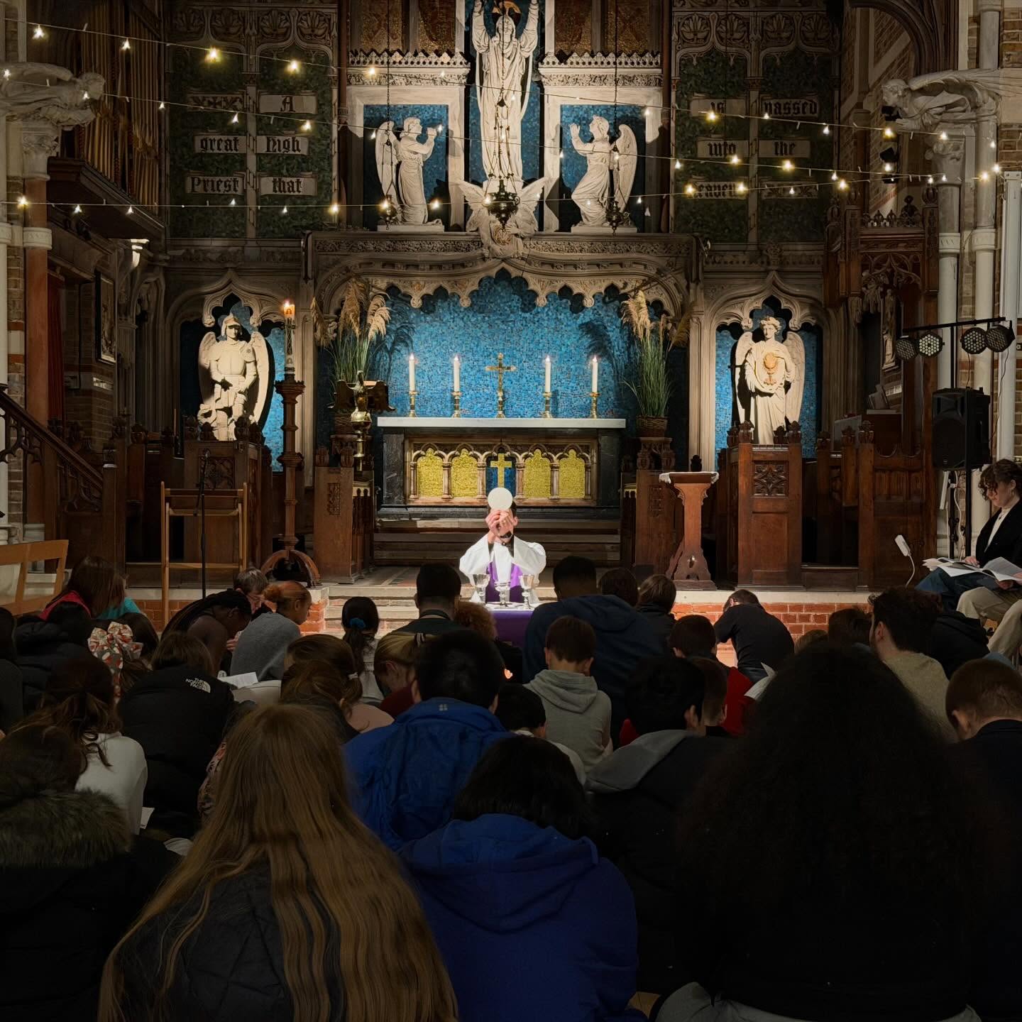 We ended the event with a lovely reflective Eucharist with the lighting of candles 🕯️
#candle #light #youthevent #church #churchofengland