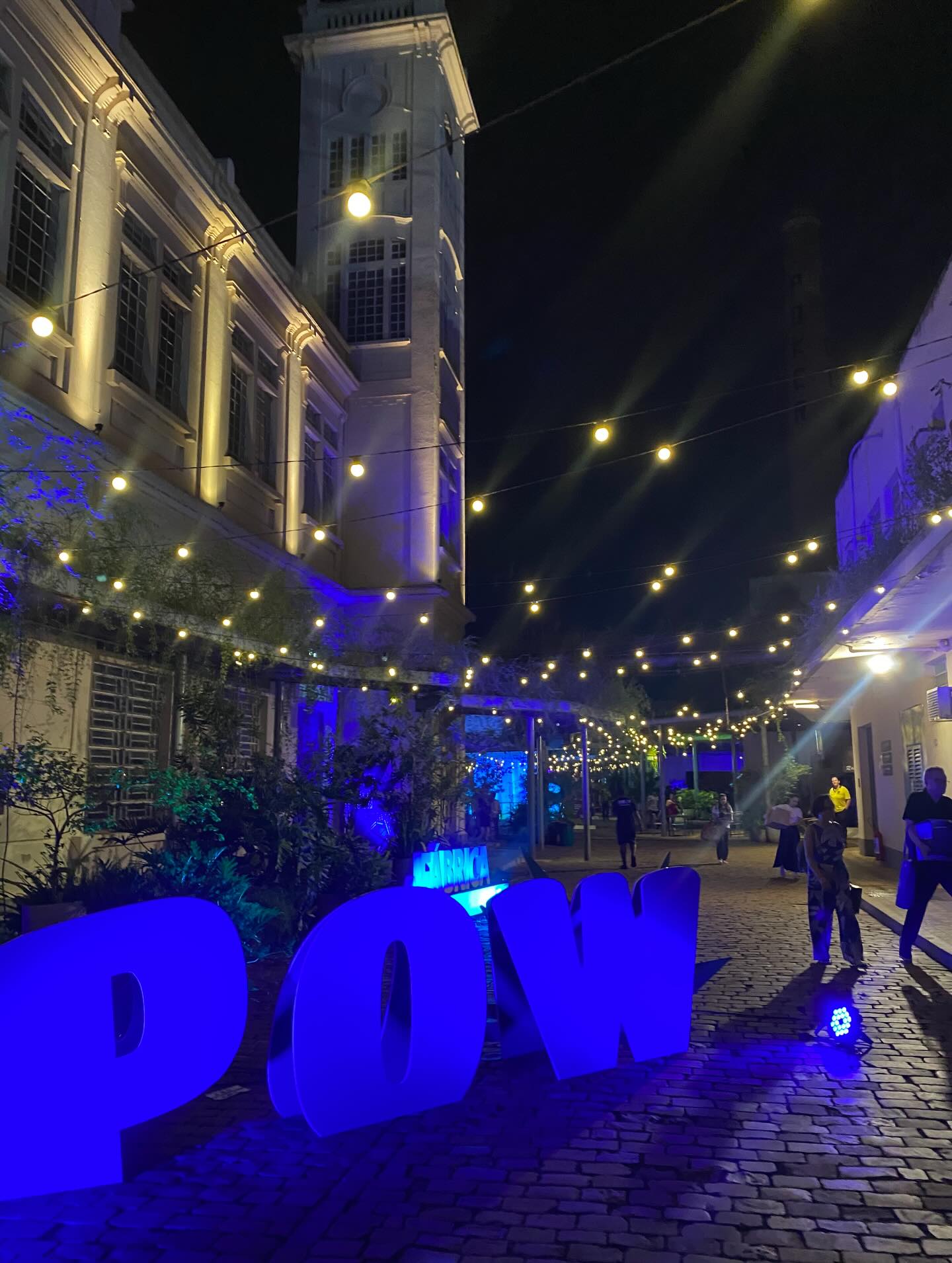 Esperamos vocês no Pow Festival em Ribeirão Preto, na @afabrica.instituto
Hoje a partir das 10h até 21h
16h tem show do Arnaldo Antunes 🎵