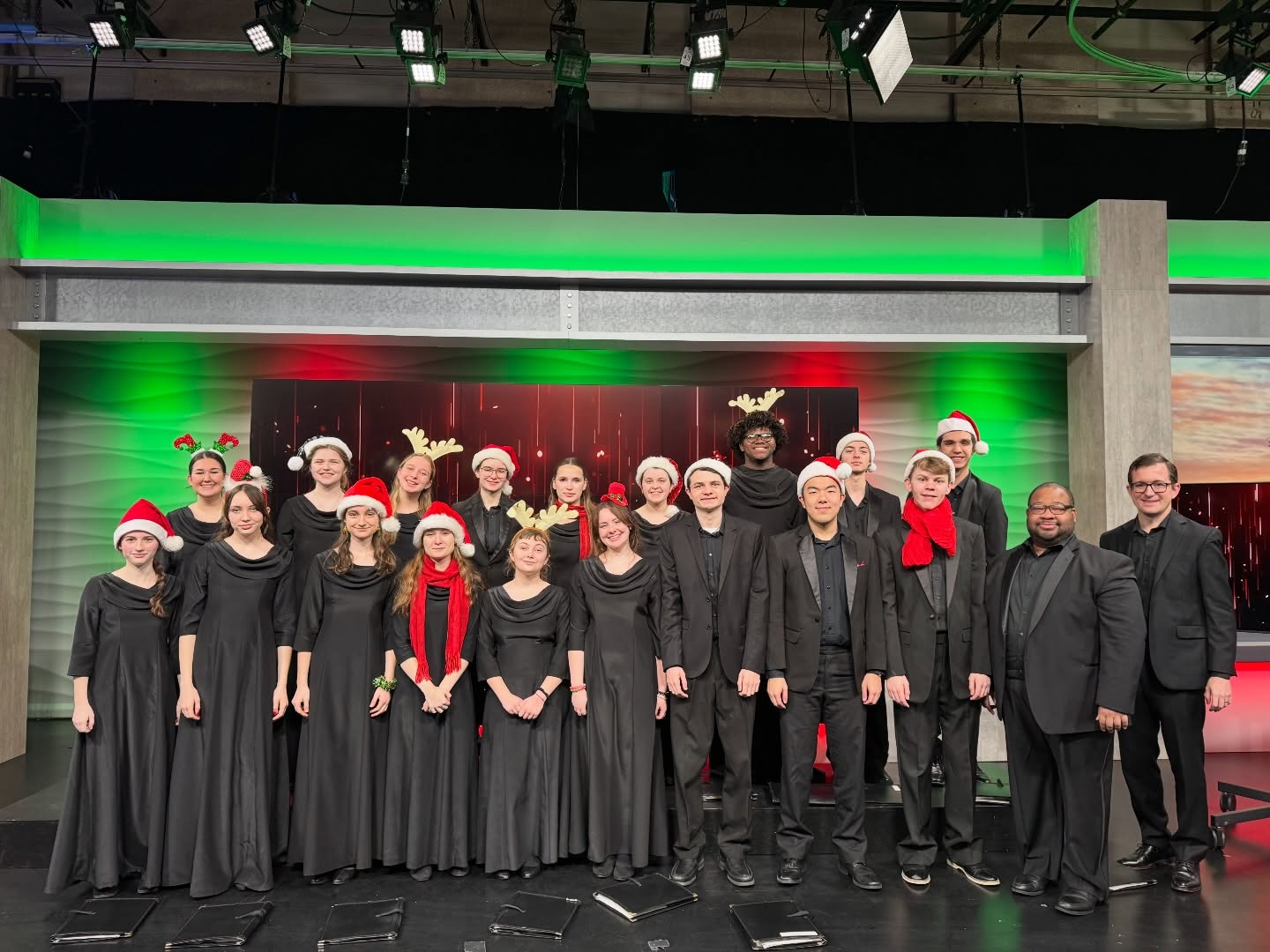 Tune in to Fox 8 tomorrow morning to hear The Cleveland Orchestra Youth Chorus Chamber Ensemble perform between 7:30-9 AM. 🎄🎁❄️