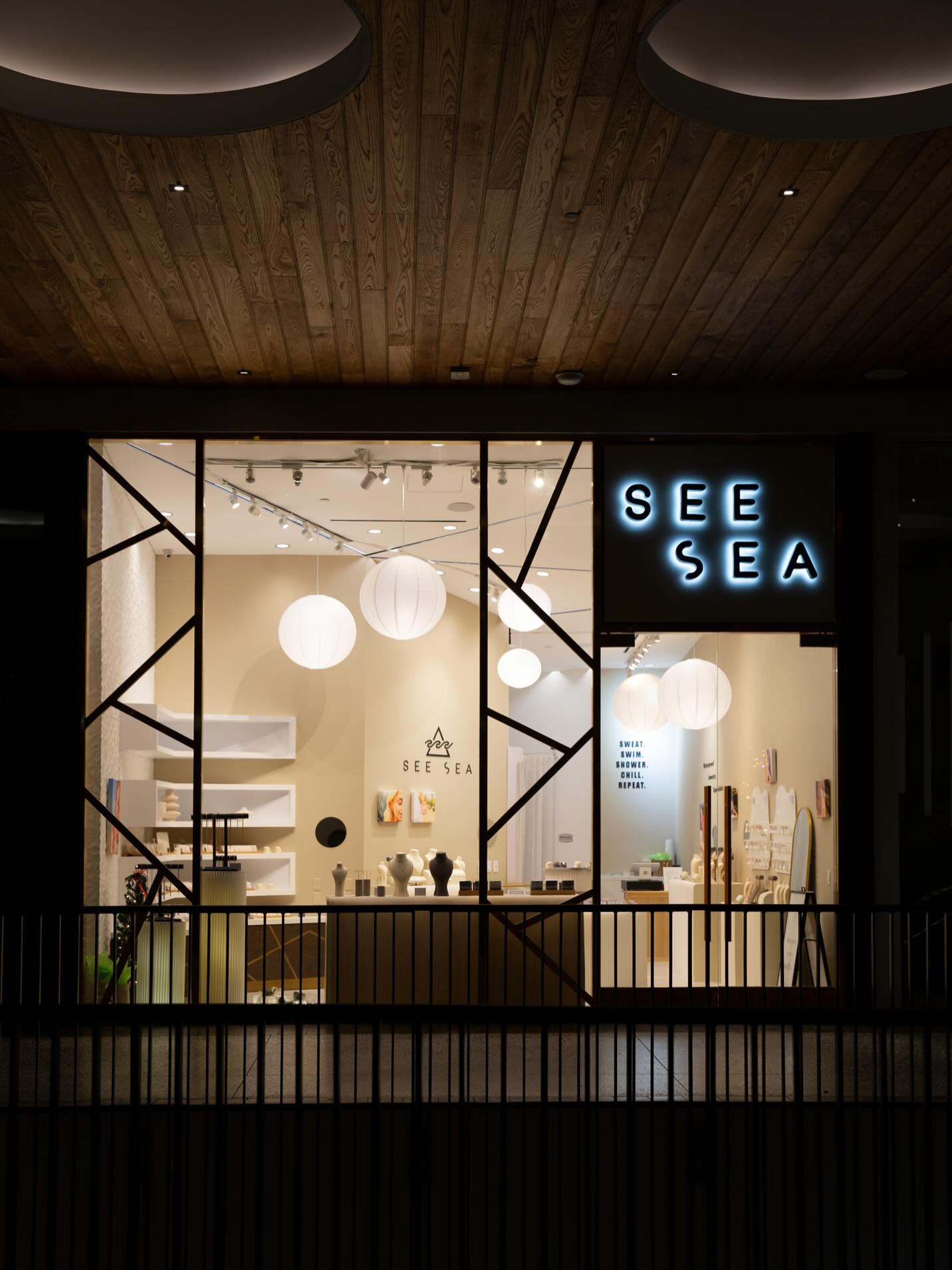 See Sea @westfieldcenturycity
A new chapter, at the perfect time ✨
We’re proud to open our newest location at Westfield Century City this season. Thank you to our loyal community for your continued support—come visit us and find beautifully personal gifts for the holidays.
.
.
.
.
.
.
.
#seesea #lovefromthesea #waterproofjewelry
#tarnishfreejewelry #goldjewelry