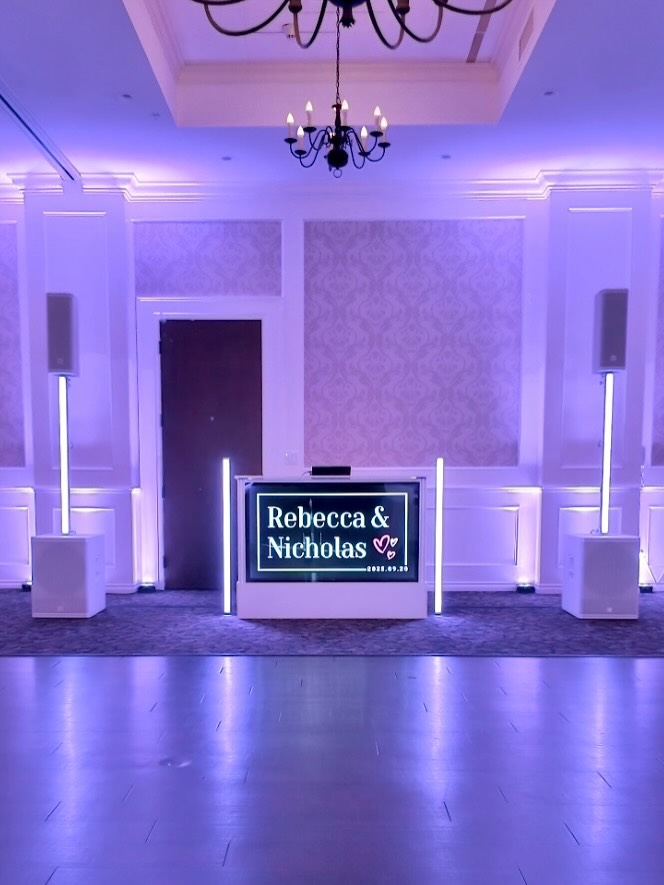 Here’s a sweet little wedding reception I did at PRESTIGE WORLDWIDE in September. I had my full white DJ setup at this one, as well as a remote speaker beside the podium for the MC and speeches. My clients requested light purple uplighting which absolutely transformed the space! 😍
Vendor Team:
@prestigeoceanfrontresortsooke
@beautybrideweddings
@poppiesfloralart
@l.a._limousines
@rivkah_foto
@thomasreimerfilms
@fourframesphoto
@djchrispoynter
@poynterproductions.ca