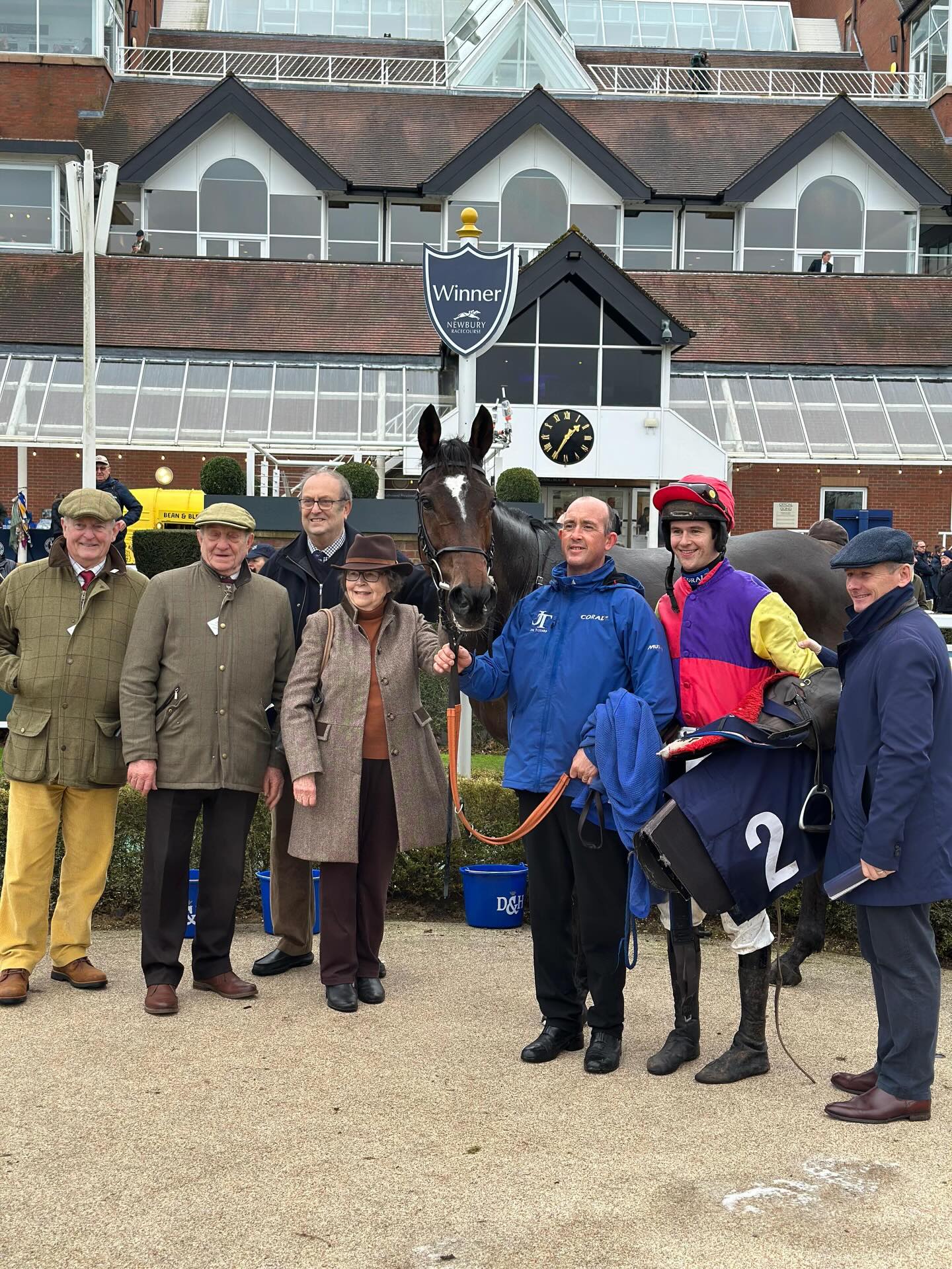 Brilliant win for Kripticjim today @newburyracecourse ridden by @brendanp1995 for Anne & Garth 👏🏻
@coralofficial
@tommalonebloodstock
@dodsonhorrell
