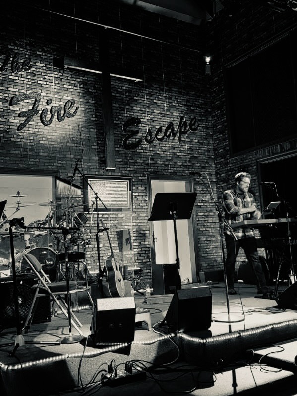 Wow! I had a wonderful time this passed Saturday @fireescapecoffeehousema with my good friend @matthewjonesmusic and my brother @kickknowledgeofficial celebrating this Christmas season in style! To say I was blessed would be an understatement - between rocking out to some classic Christmas tunes and sharing some originals, it was simply a night to remember! Here’s hoping your Christmas season is filled with all the joy and peace that our Lord and Savior Jesus Christ brings! And here’s to some more collaborations with these amazing musicians in the future 👏🎄🎁😊🎤🎹🎸💯