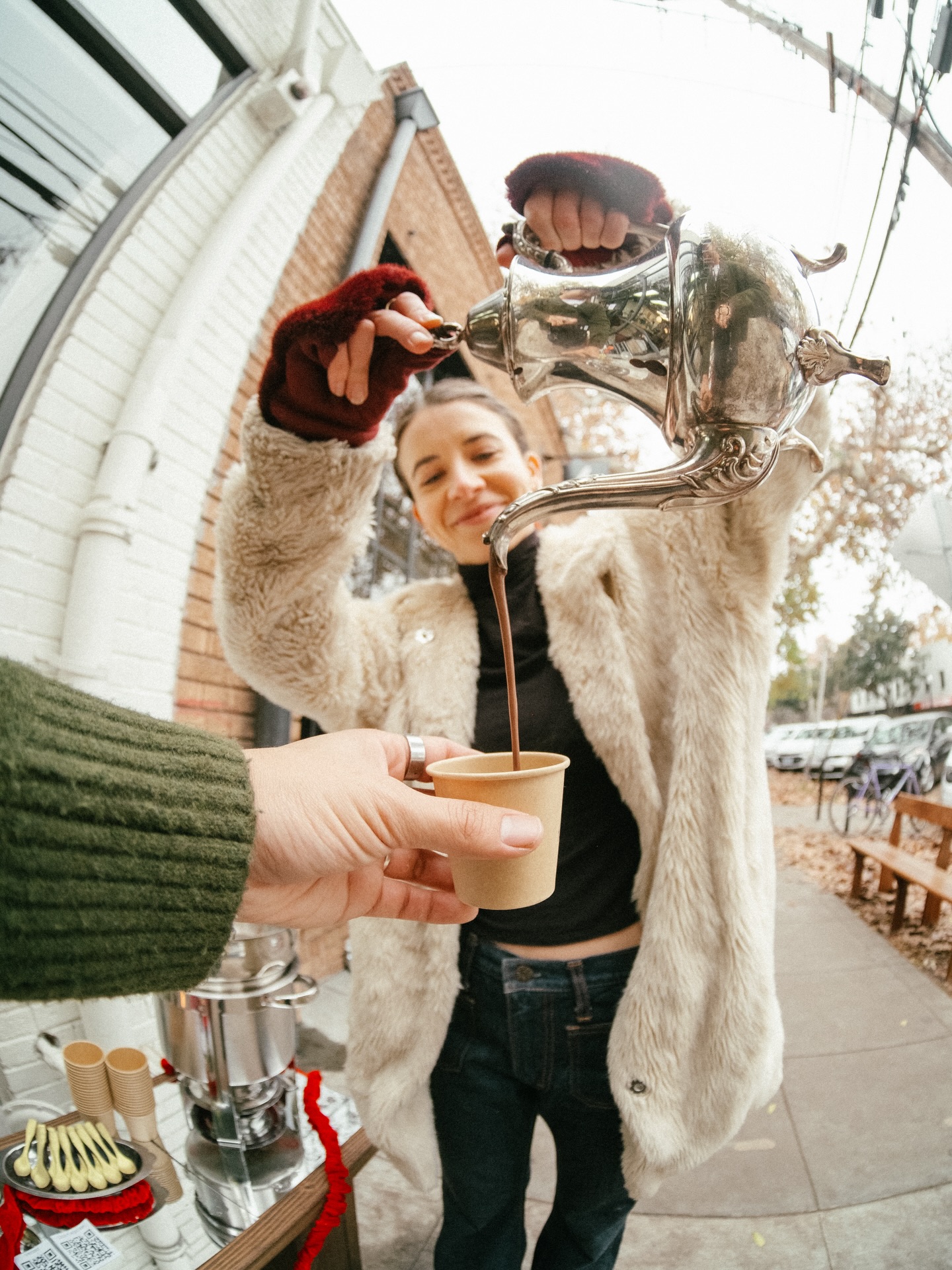 Food Simply Cacao Pop-Up! Cold day, Hot Cacao, brûléed marshmallows, edible gold spoons, and the best vintage.
Collaboration with @generalthestore
Photos @phongdtran