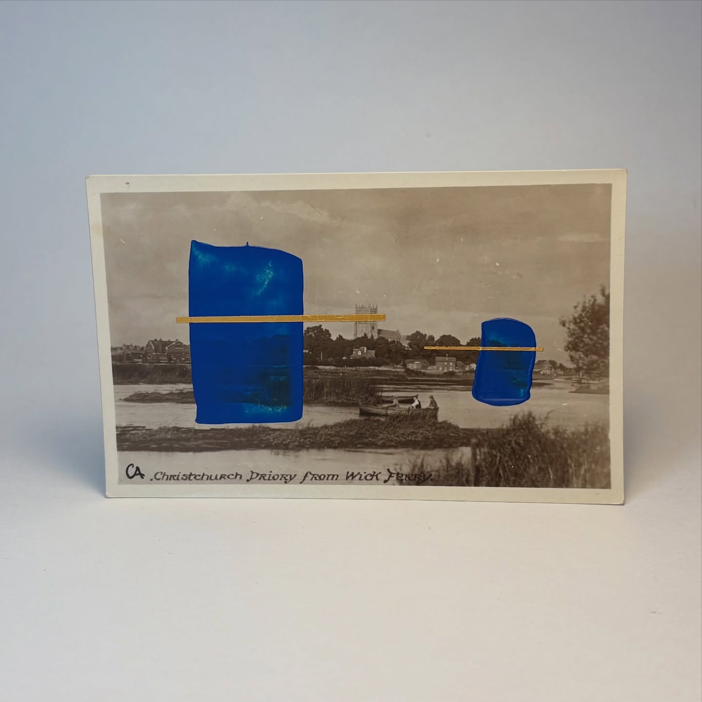 A postcard is already a moment held still, a fragment of place meant to travel from one person to another. The structures that emerge feel like presences, almost spirit-like, drawn forward from that captured moment and made visible through gesture and form. What comes through isn’t descriptive or fixed, but emotional, shaped by movement, intuition, and the quiet exchange between what is seen and what is felt.
#art #abstractart #artistsoninstagram #painting #artoftheday