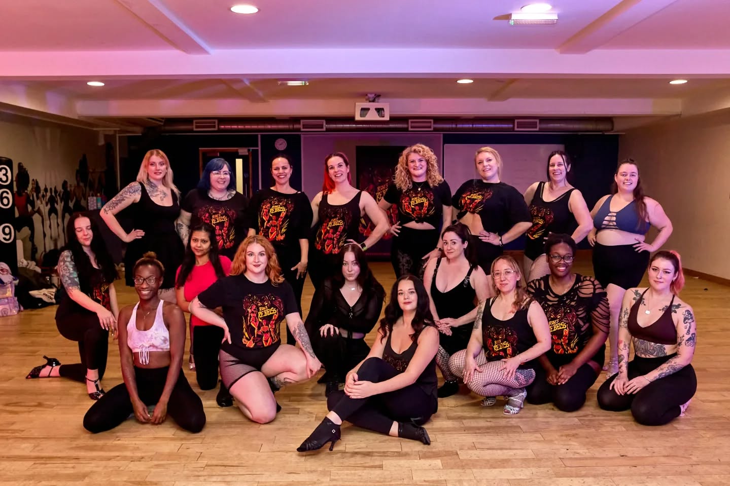 My Monday Class 🥰 but my Monday class is also full! No worries, you can join the mad house on Tuesdays for Techniques or Thursdays for beginners at 7:30pm in Kimberley, Nottingham 💃
All classes can be found on my website
www.rubysrebelsburlesque.co.uk
Must be 18+
All people welcome
Booking is essential
Photo by Ralph Barklam
#RubysRebels #NottinghamBurlesque #BurlesqueClass #RubyDWoo #BurlesqueNottingham #Team #GroupClass #NewYearNewYou #WhatsOnNotts