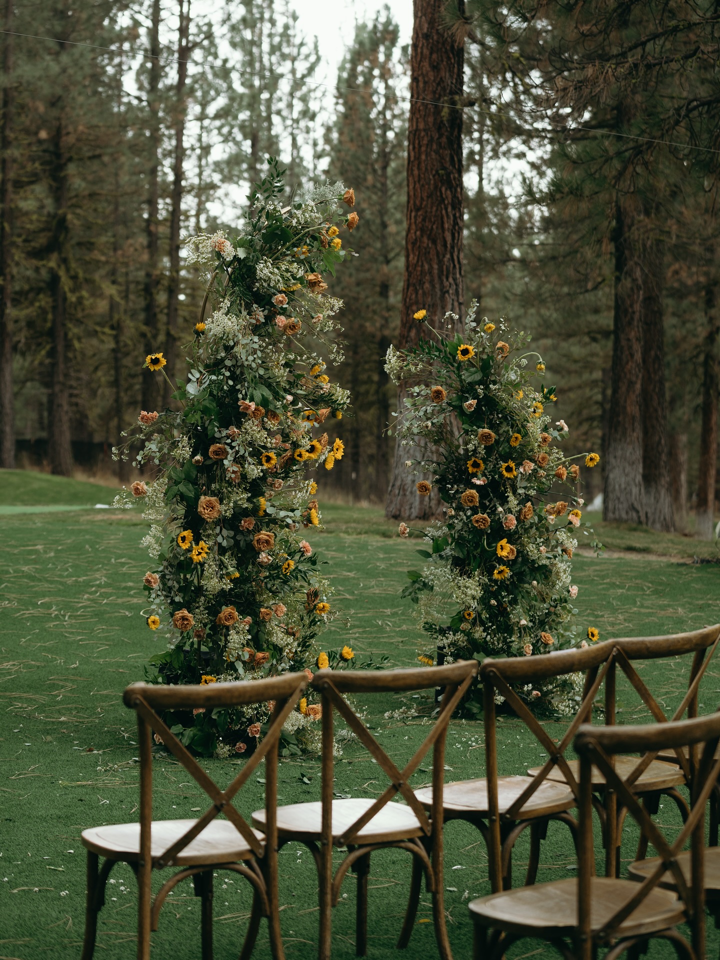 Ceremony details ✨
📷: @loganalexander.co