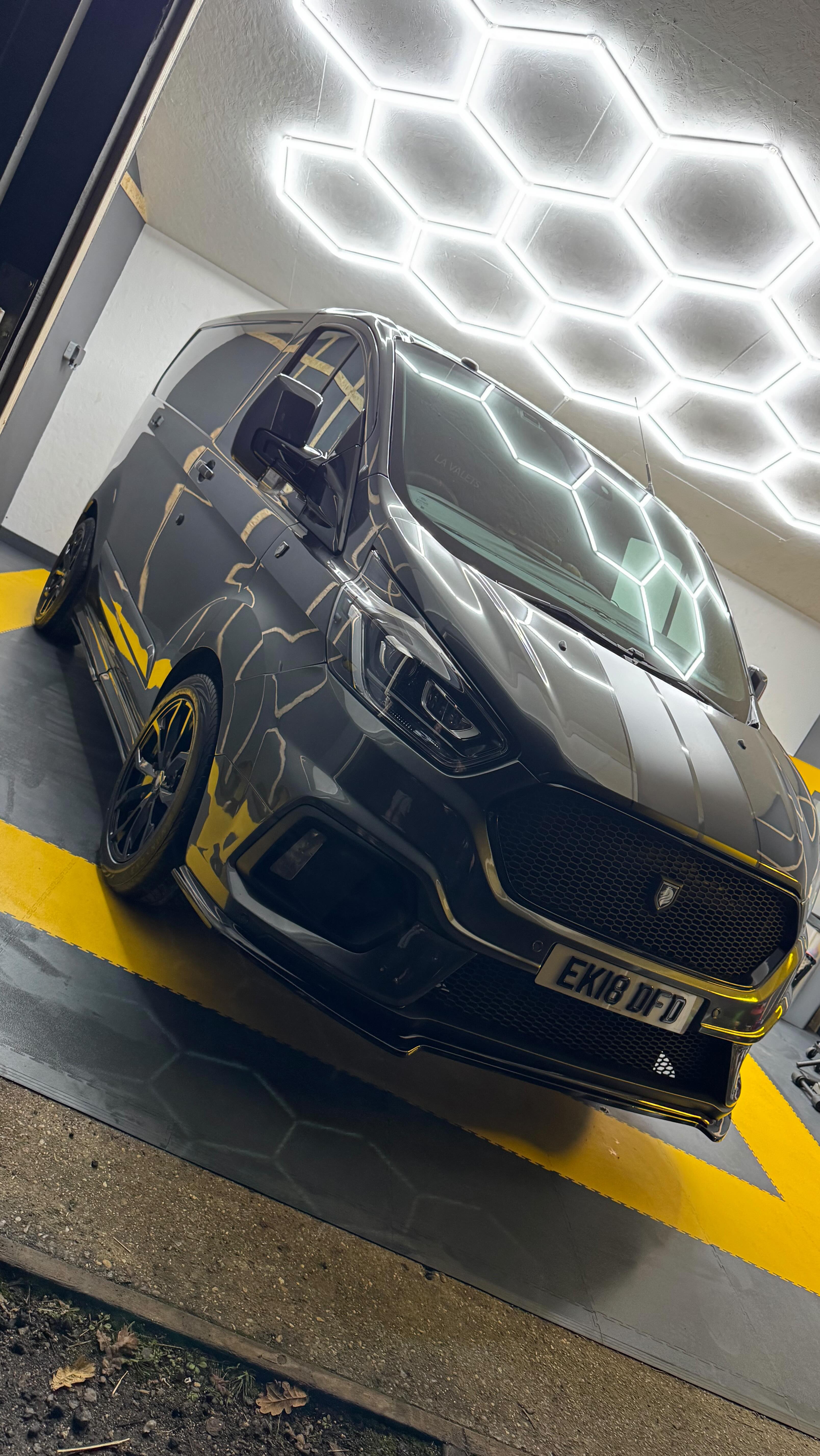 Day at @edgetoedgedetail unit working on the van with the help of Jake at @downtothedetailuk complete de-vinyl and 2 stage correction, ready for sign writing next month. Amazing day with the lads as always & finishing off with a refresh for each of their vans. Lucky to have met these lads through detailing โค๏ธ๐ฅ thanks to Nathan for letting me use his unit & the boys helping with what is a tough time me at the moment! ๐๐ป