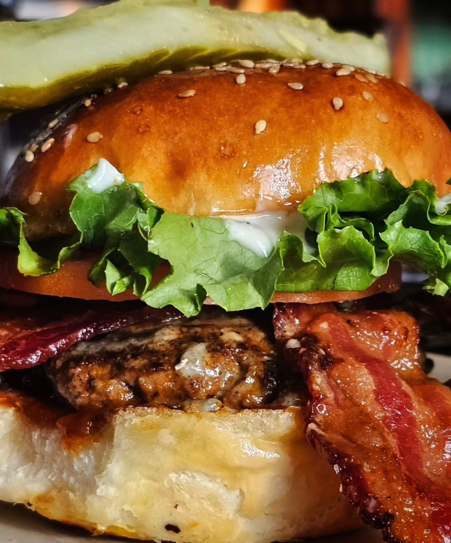 BLACK & BLEU | Speckle Park all-beef patty rubbed with a SW spice blend, maple bacon, Bleu cheese, onion jam, tomato, butter lettuce, roasted garlic aioli, cran-chipotle BBQ sauce on a house baked sesame brioche bun....finished with a pickle on top.
----
Reminder that you can now order takeout online at eatharvest.ca/menus
You can also call to order: 306.297.3315