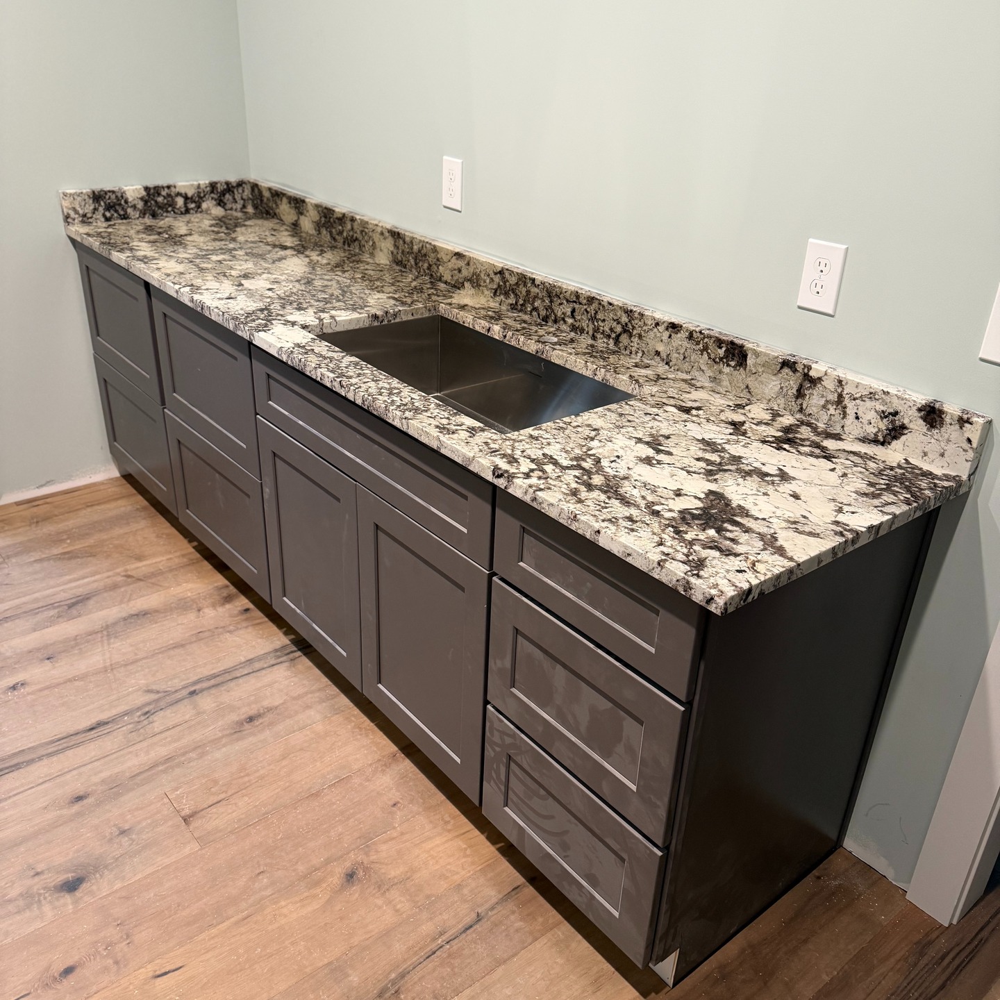 "Custom countertops that define Lexington style—strong, stunning, and made just for you. Let’s get your project started today!"
👉 #MGMStoneLexington #LexingtonCountertopExperts #CustomCountertopsKY #KitchenDesignLexington #LexingtonKYHomes #QuartzCountertopsLexington #HomeUpgradeLexington #LexingtonKYInteriors #CountertopTrends #KitchenVibesKY