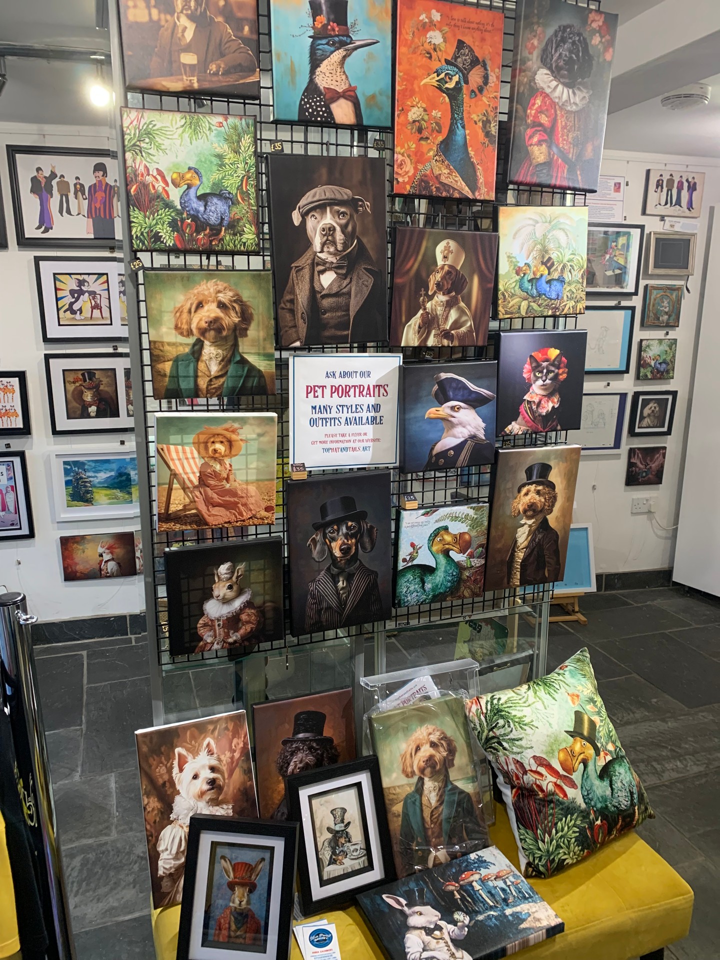 From dogs in top hats to regal dodos in vintage jungles, each portrait tells a story.
Explore the creativity behind our portraits😄
#PetPortraits #AnimationArt #GhibliStudio #Futurama #AliceInWonderlandArt #CreativeDesign #dodobirdart
Discover more at augustusdodo.etsy.com!