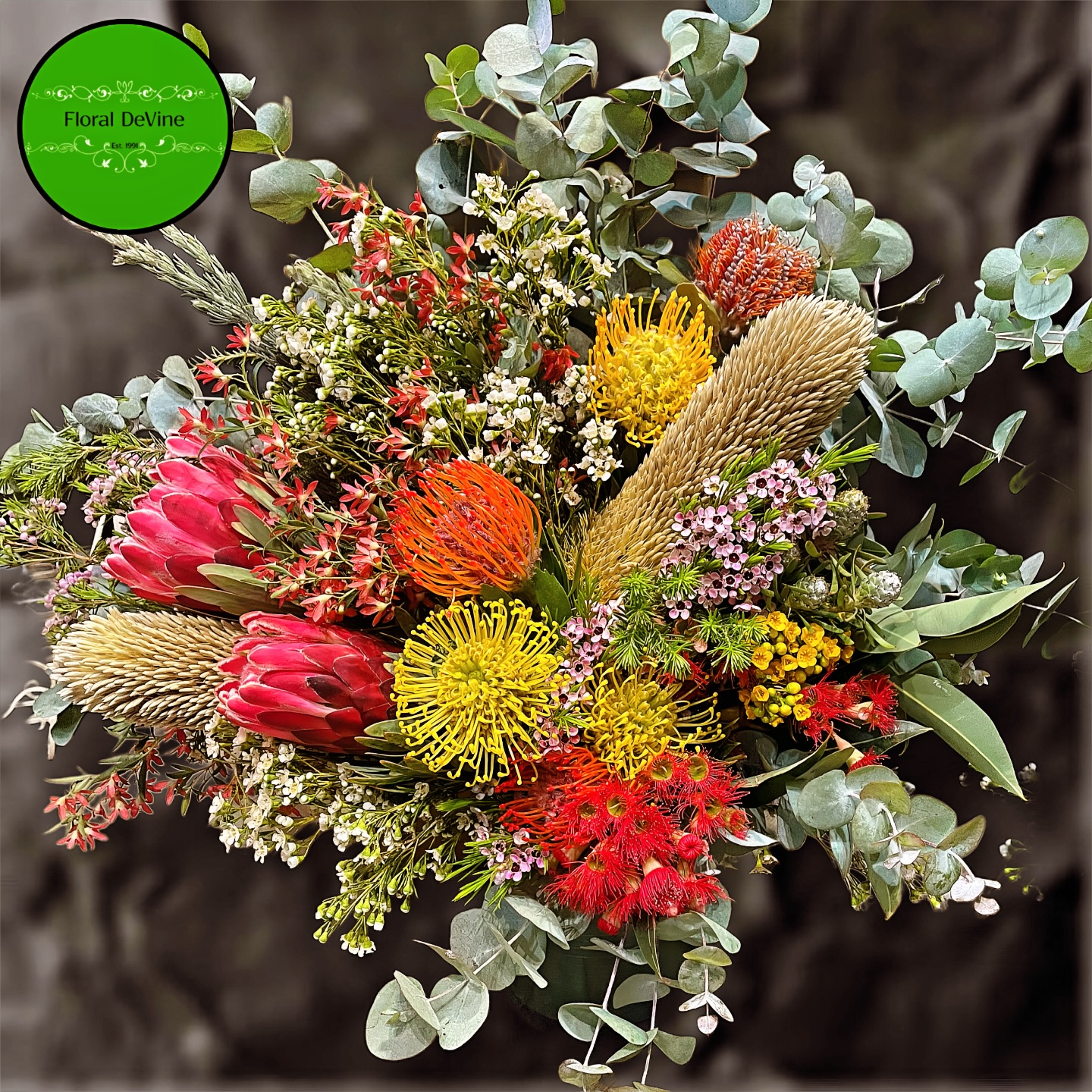 Natives continue to impress! #nativeflowers #statement @floral_devine #huntershillflorist