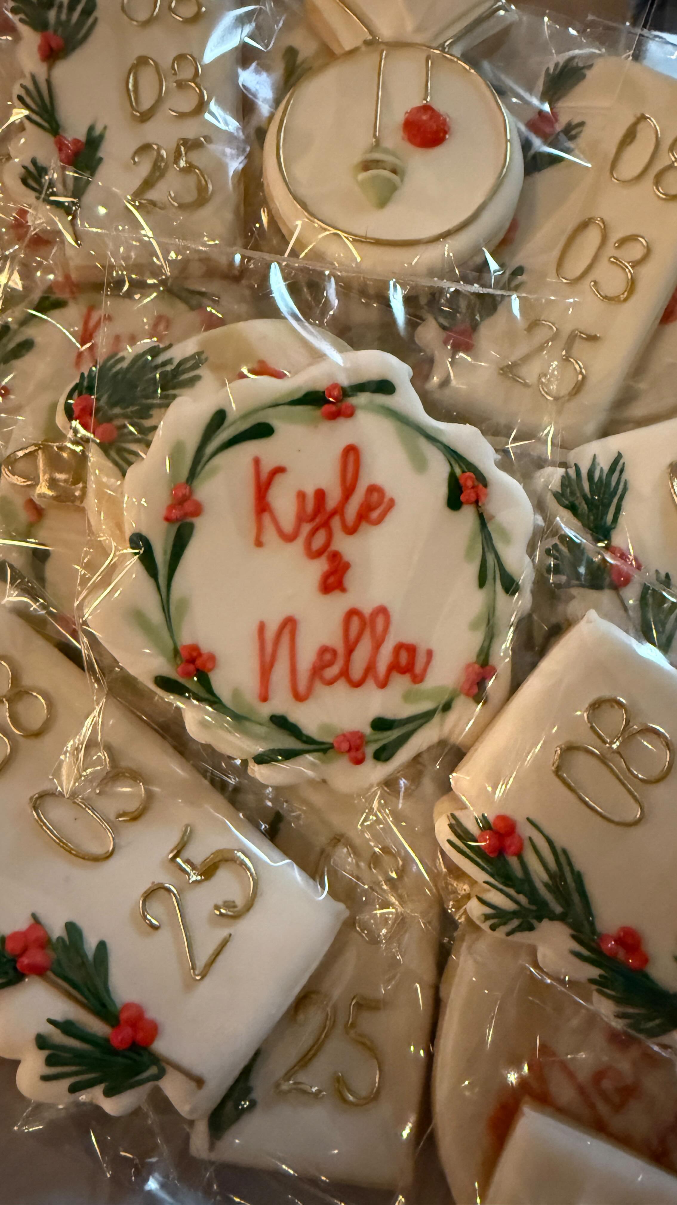Tis’ the season! Christmas magic hit differently this year 🎄💍 My little sister is engaged!
Congratulations Nella & Kyle such a fun night with family, friends, and two families coming together to celebrate 🎉