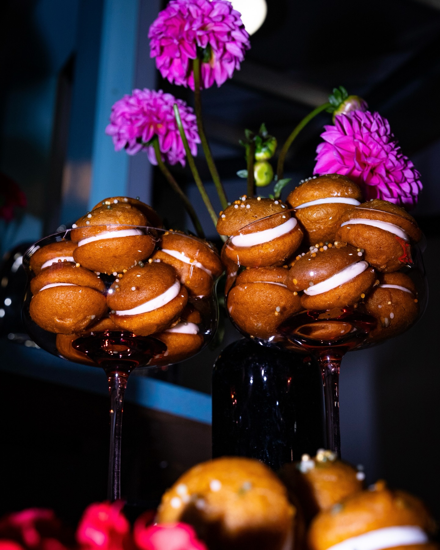 When the food simply pastry chef says, “how about we make miniature whoopie pies!”
I call it playful luxury.
.
.
.
Client: @iidanorcal
Pastry Chef : @katydidsweetsco
Photos: @dante.ini
Location: Sacramento Automobile Museum