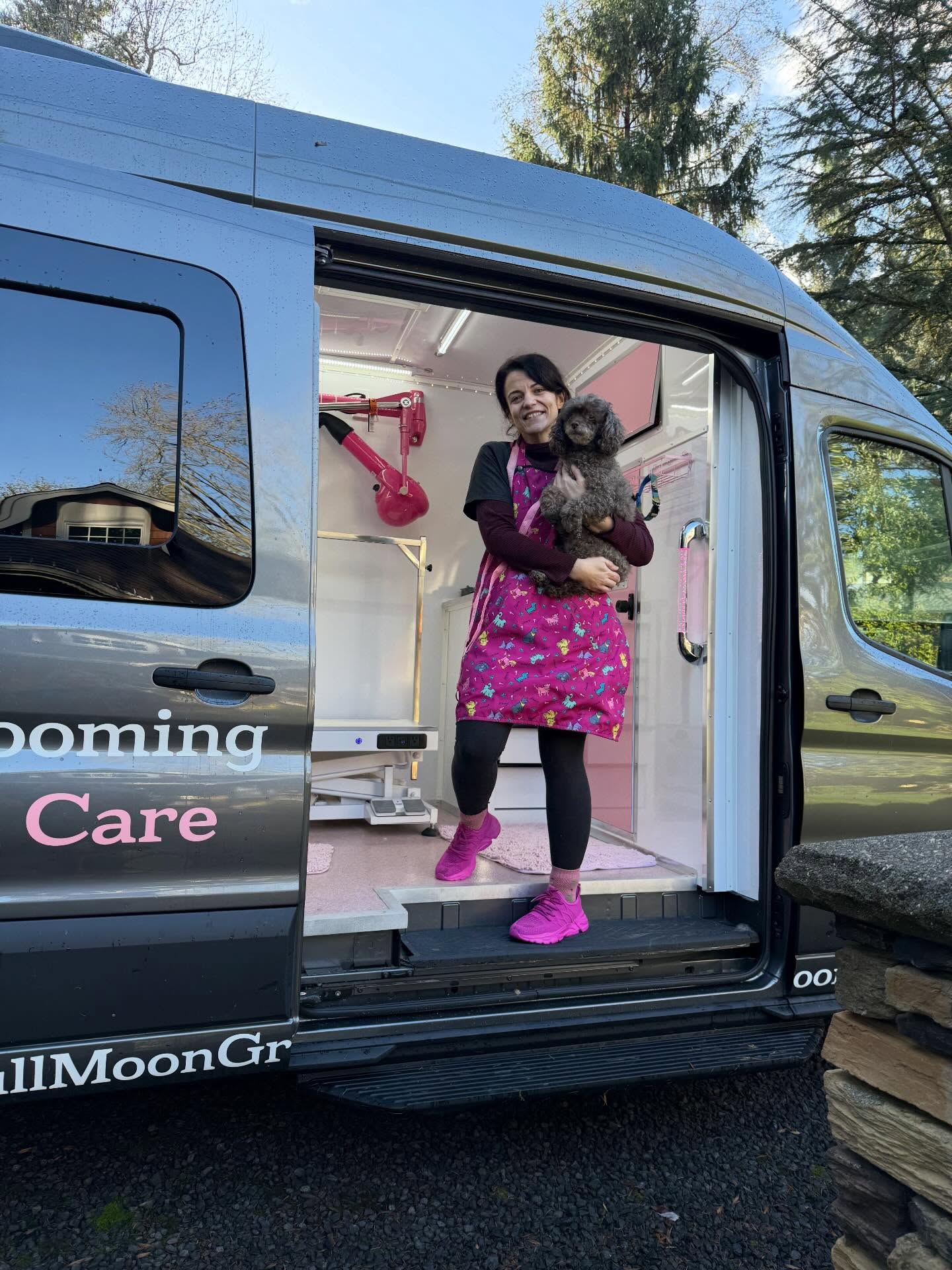 She’s here!! It’s been a wonderful first week in this big pink salon on wheels! I love everything about it! Thank you to @mobile_grooming_world_llc for such a beautifully designed and powerful new work space and thank you to each one of you for making my dreams come true
