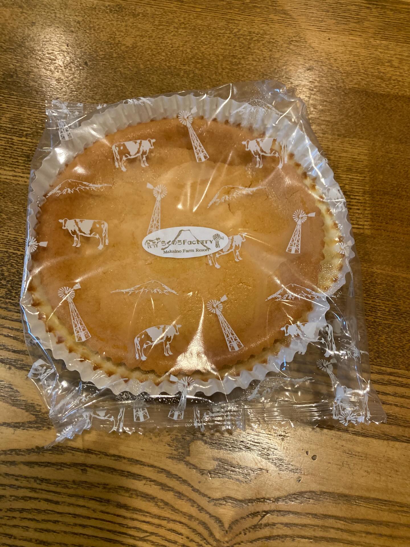 2025.12.16
富士宮のお客様から
まかいの牧場 富士山チーズケーキを
いただきました。
ありがとうございます😭
濃厚で爽やかな酸味も感じられ
美味しい!
さすがモンドセレクション金賞です。
#富士山チーズケーキ
#まかいの牧場
#らくのうFactory