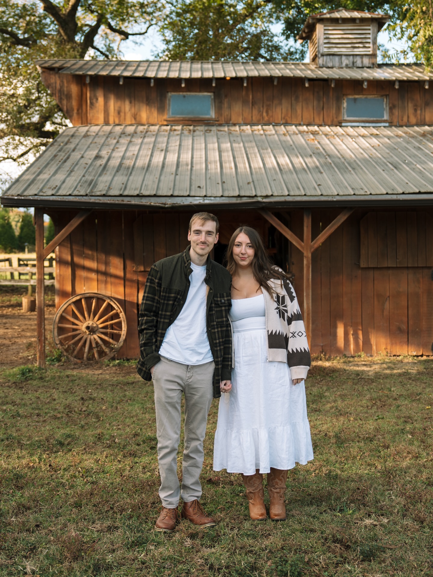 Love birds on the farm 🫶🏼🐓🧺