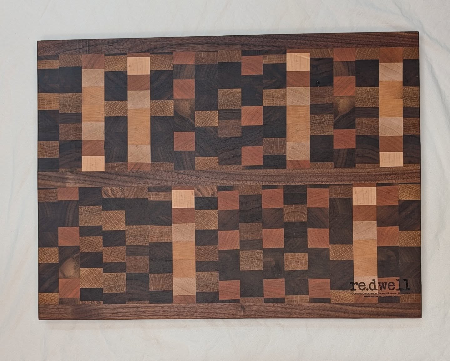 We still have some cutting boards and charcuterie boards available for you last minute shoppers! Give a gift they will use every day and last for years!
Link in bio or stop by!