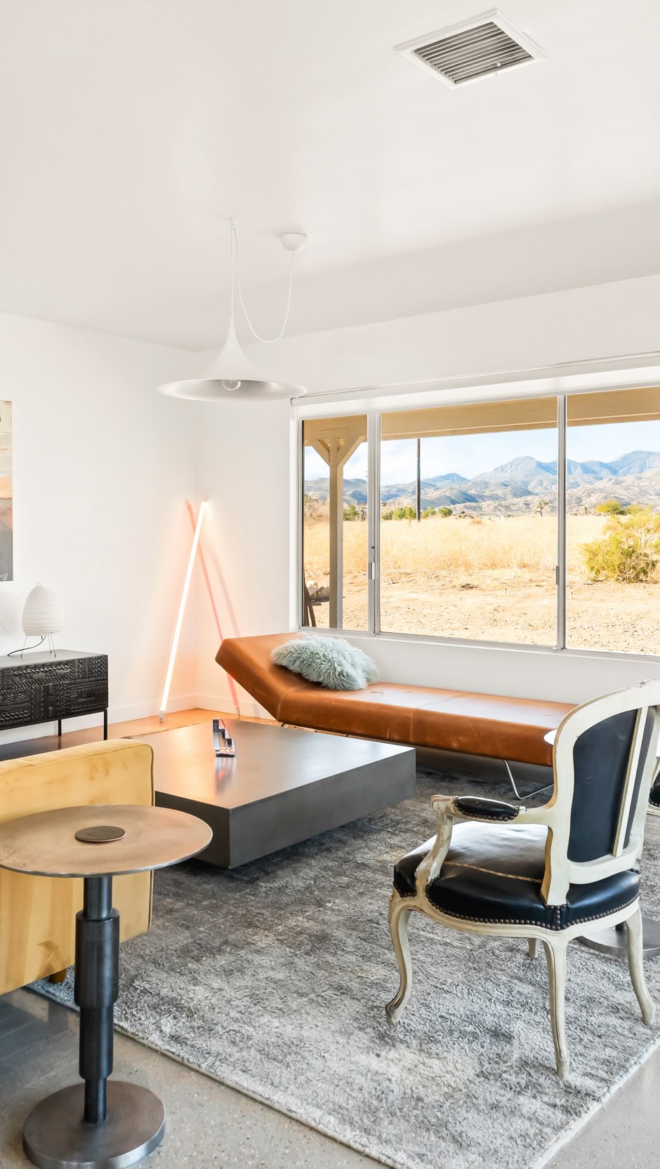 A change of scenery can give you a little more room for clarity.
The Sawtooth House is surrounded by rugged Sawtooth views. The creative studio on the property somehow catches every bit of good light. Making it an easy place to reset and dive back into that project you can’t quite get into.
You may even find yourself in the next room, with a view of the mountains, joshua trees, and plenty of space to stretch and breathe.
After all, this is your private studio. Here you can breathe and take in a few morning salutations between hits of inspiration.
When you’re ready to head out and join civilization again, the deserts iconic Pappy & Harriet’s is right up the road.
A stop at Red Dog Salon might be in your cards before you head back to take in the evening stars, cozied up by the fire pit or the hot tub — you decide.
If you’re exploring the desert for the first time or coming back because you can’t stay away, @sawtoothhouse is exactly where you want to be.
#pioneertown #artistretreat #getaway #travelcalifornia #travelinspo #artistvacation #pipescanyon #hosting #vacation #staycocoon #pipescanyon #joshuatreenationalpark