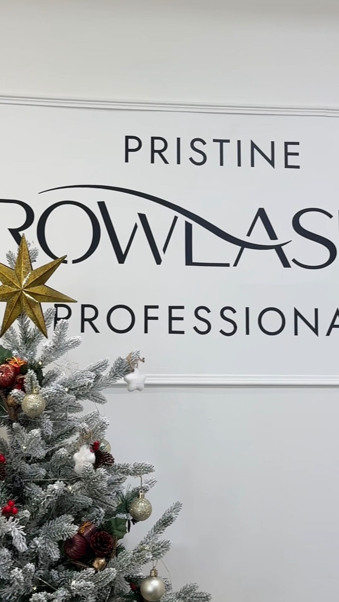 The trend this season? -> Korean Lash lift of course ✨
www.pristinebrowlashesprofessional.com
#koreanlashliftnearme #lashes #koreanlashliftinnottinghillgate #kensingtongardens #london #christmasiscoming🎄