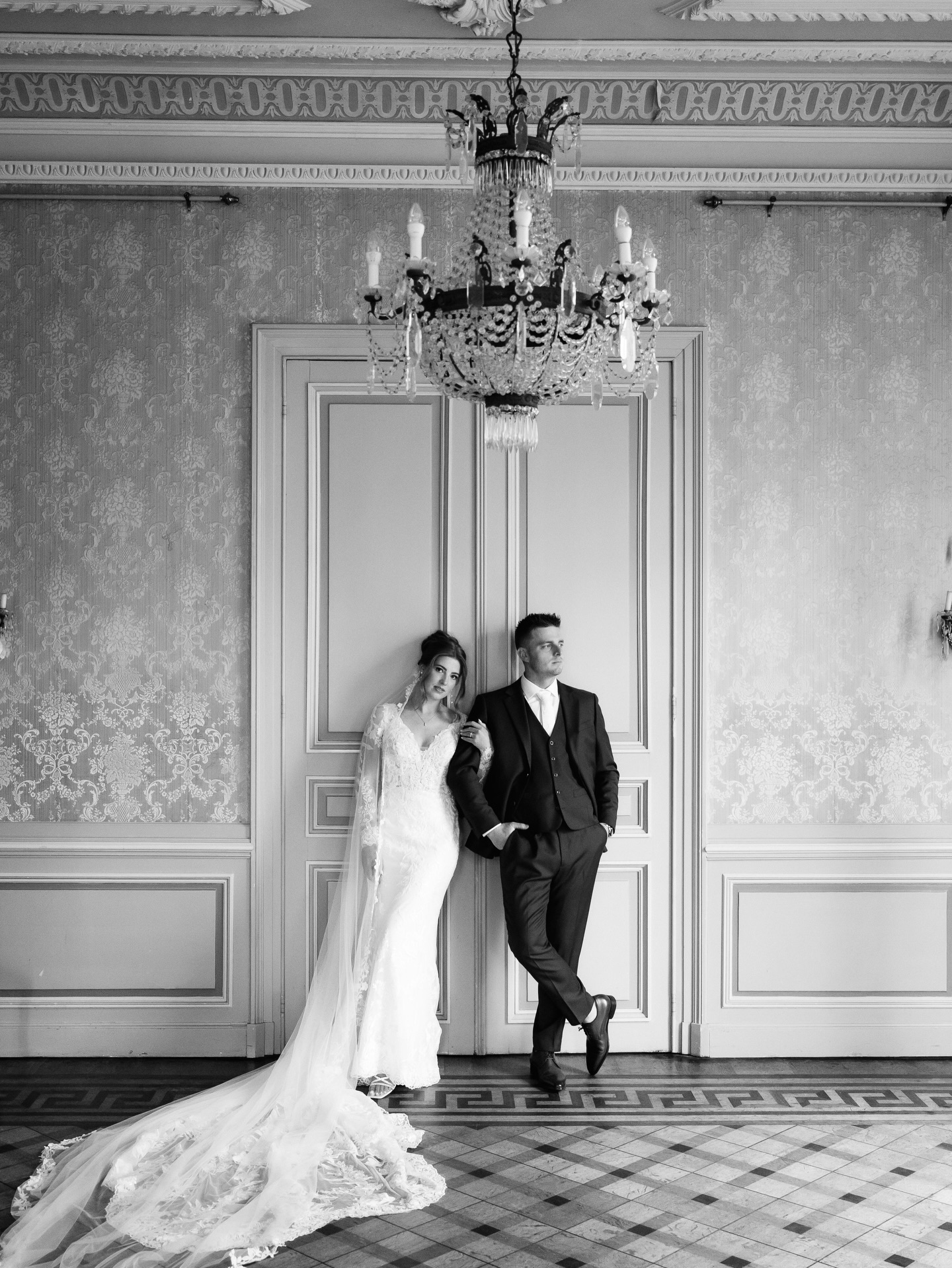 12-12-2025
A day filled with love, beautiful moments, and memories to last a lifetime.
Grateful for everything this special day and this year has brought. 🤍
Photographer @demis_design
Muah @sandrabierens_bridal 🫶🏼
/
12-12-2025
Een dag vol liefde, mooie momenten en herinneringen voor het leven.
Dankbaar voor alles wat deze bijzondere dag en dit jaar heeft gebracht.🤍
#winterwedding #decemberwedding #classicwedding #classywedding