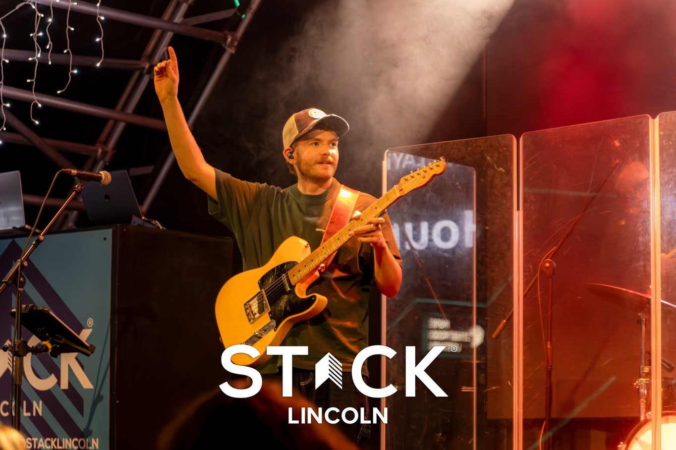 12/12/25
📍 @stack_lincoln
🎸 @houndcats
•
#sessionguitarist #guitarist #guitar #sessionmusician #musician #guitarplayer #music #guitarsolo #guitaristsofinstagram #sessionguitarplayer #fender #sessionguitar #guitarlife #acousticguitar #guitarcover #electricguitar #sessionman #rockguitarist #guitaristforhire #riffwars #homestudio #guitars #guitarsofinstagram #studio #musicproducer #livemusic #sessionplayer #musicianlife #guitarra #producer