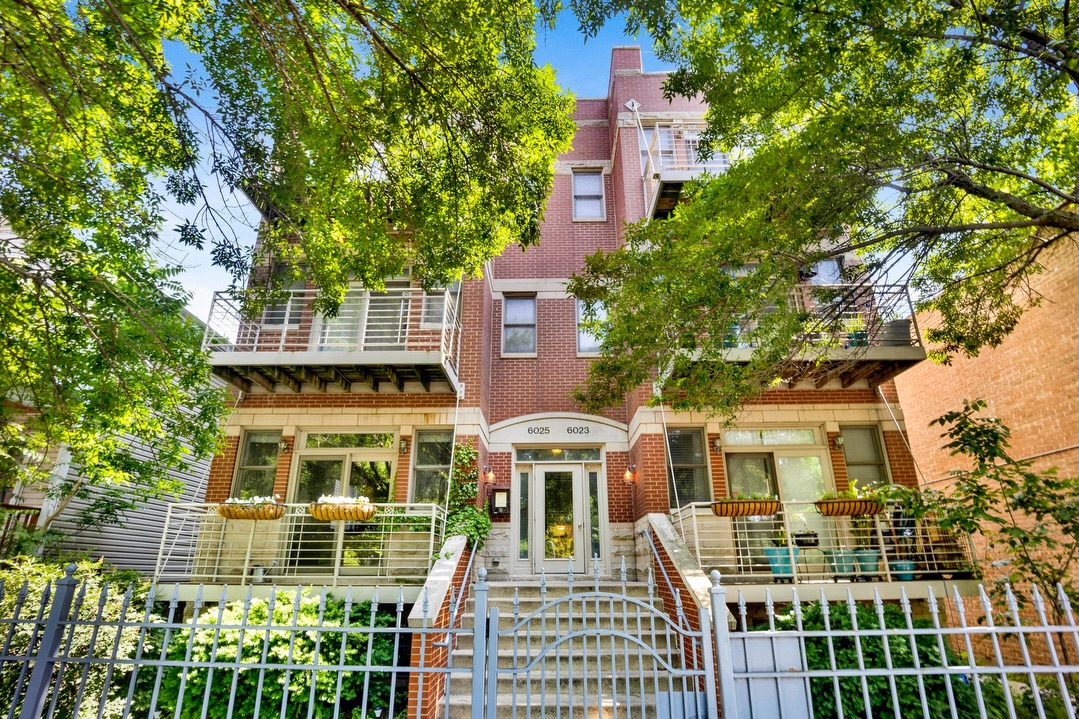 Yesterday my client officially became a condo owner 🎉
This one was a journey. Three accepted contracts. A lot of learning. And a ton of trust along the way.
The first deal fell apart because after the inspection and reviewing reserves, he listened to his gut and walked. The second ended when we learned that a washer dryer could not be added despite what was said. That was a deal breaker, so we walked again.
He took a month off. Of course the perfect places came on the market while he waited. When we jumped back in, he was clear. One more offer. The right place. A home he could grow into with his partner and dog, even if that meant stretching a little or looking in areas he had originally ruled out.
We found it. Negotiated terms. Inspected thoroughly. Addressed the issues. And yesterday he closed 🏡🐾
Buying a home is not about perfection. It is about clarity, patience, and knowing when to walk away so you can say yes with confidence.
Huge thanks to the team that helped make this one happen
Mac7 @mac7propertyservices for the detailed inspections
Gary Mages @gary.mages and team for legal guidance
Tracy Flanagan @taaf3232 for steady lending support
So proud of this client for sticking with the process and trusting it. This is how the right home finally finds you 💙