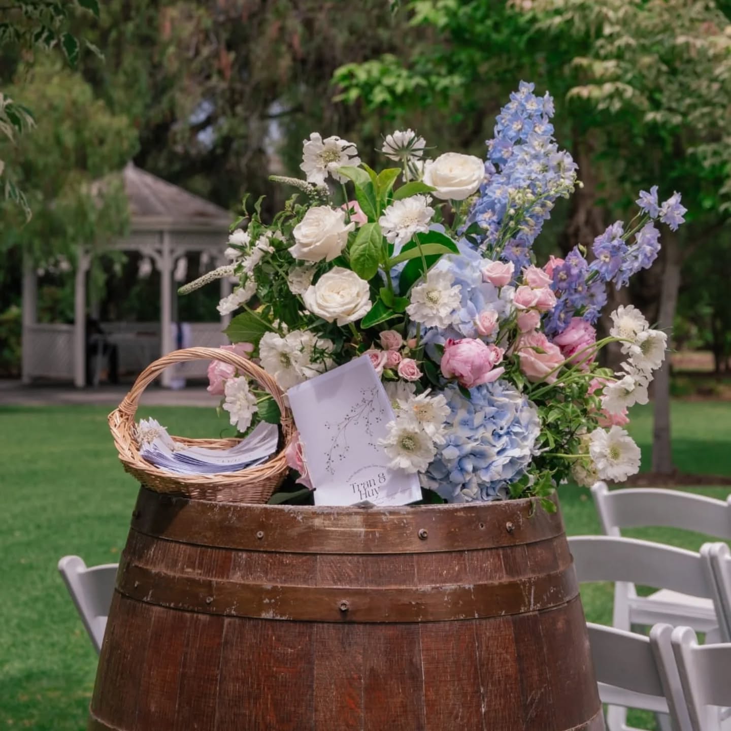 With such a versatile ceremony site at The Landing @sunnybrae_estate we did Pastel dream vibes for T & H. Ceremony details on point 🩵🩷💚
📸 @davidchauphotography
#pastelwedding #hydrangealove #weddingtrend
