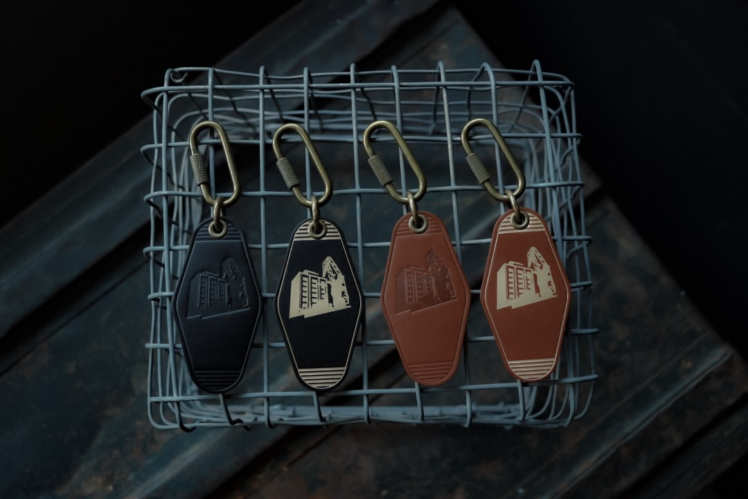 NEW! Personalized Hotel Keychain.
Soon available.
Illustration by @federica.fabbian : La médiathèque André-Malraux (le pôle Seegmuller), Strasbourg
#nemoleathergoods #motelkeytag #motelkeychain #hotelkeychain #ruggedstyle