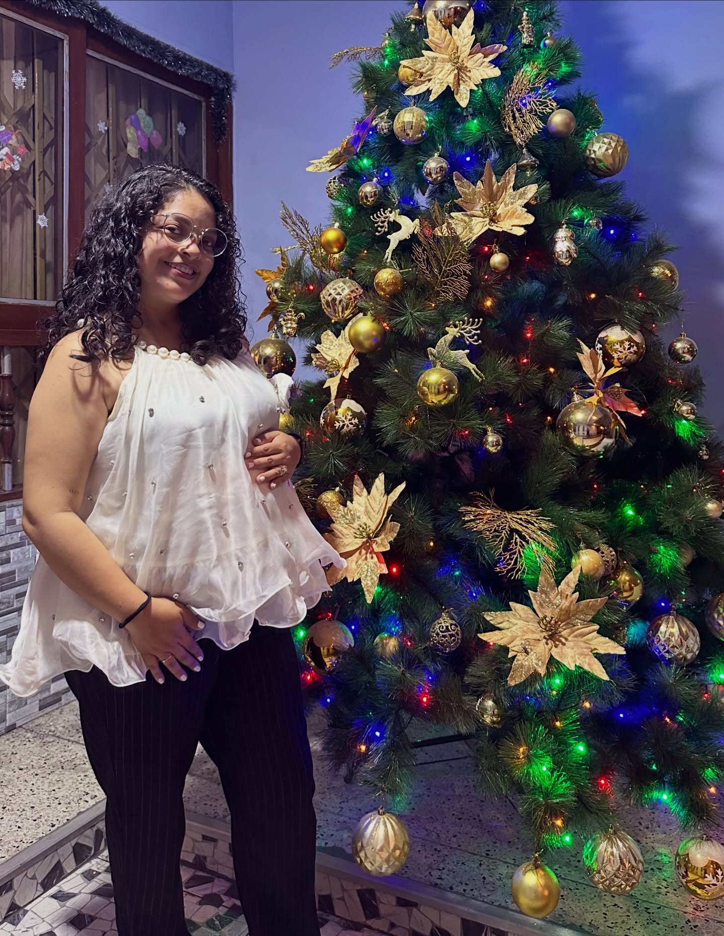 Feliz Navidad comunidad bonita de novios y de amigos proveedores ✨🎄
Que estos días nos recuerden que lo más valioso no se mide en logros, sino en momentos, personas y propósito.👏🏻
Gracias por ser parte de este camino, por creer, crear y sumar desde el corazón.🩵
Que la paz los acompañe, que el amor los envuelva y que nunca olviden que aquello que se sueña con verdad… siempre encuentra la forma de hacerse realidad.✨
Muchas bendiciones ,
𝑺𝒕𝒂𝒚𝒄𝒊𝒆 𝒚 𝒃𝒂𝒃𝒚 𝑵𝒐𝒂𝒉
#navidad #weddingplanner #merrychristmas