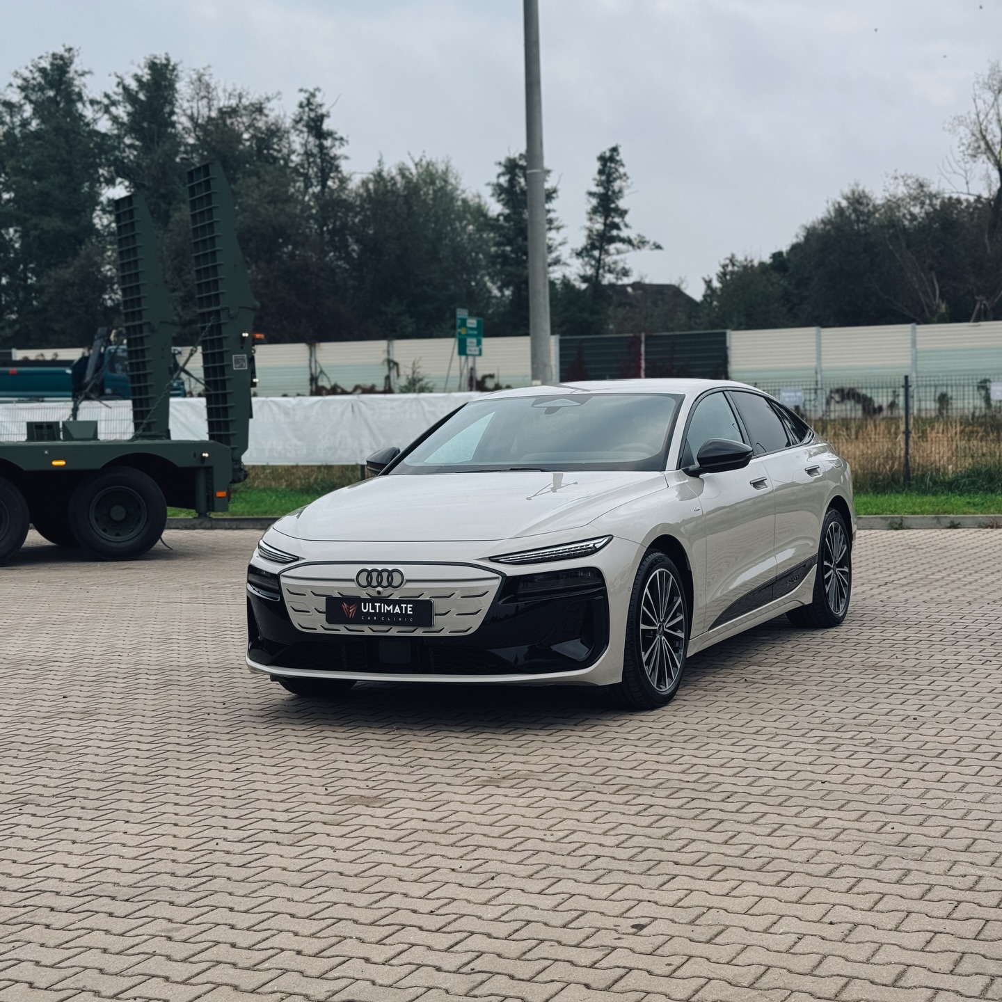 Nowa Audi A6 po pełnym zabezpieczeniu powłoką ochronną @gtechniqpolska 🔥
Głęboki połysk, lepsza ochrona lakieru i łatwiejsza pielęgnacja na co dzień.
📍 Profesjonalny detailing
💎 Maksymalna ochrona
✨ Efekt „wow” od pierwszego spojrzenia
#AudiA6 #Detailing #PowłokaOchronna #Ceramika #AutoDetailing NoweAuto Blask Premium