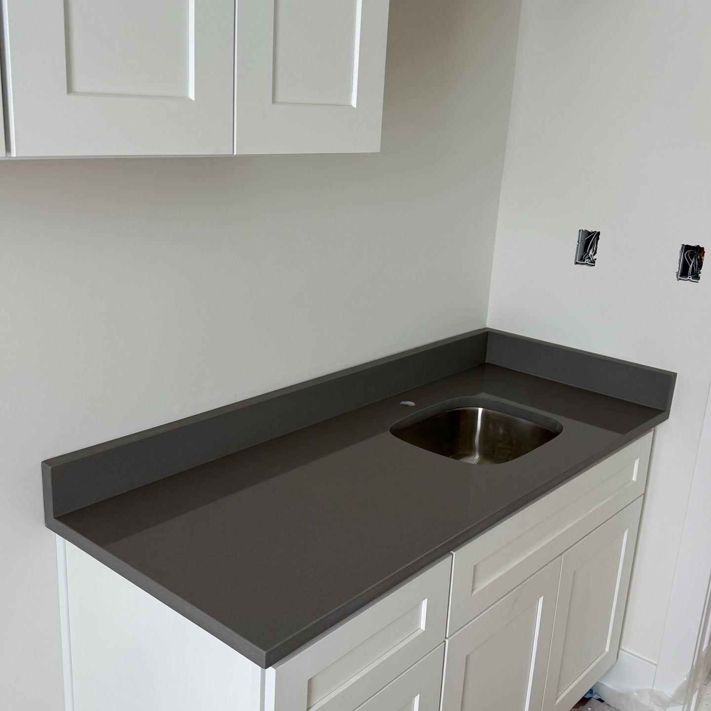 "Make every meal prep magical ✨ Custom countertops handcrafted right here in Lexington by MGM Stone Creations. Because your kitchen deserves a showpiece."
👉 #LexingtonCountertops #MGMStoneCreations #LexingtonKYHomes #KitchenInspoLexington #QuartzCountertopsKY #CustomCountertopsLexington #HomeUpgradeLexington #KitchenVibesKY #StoneSurfaces #LexingtonDesignExperts