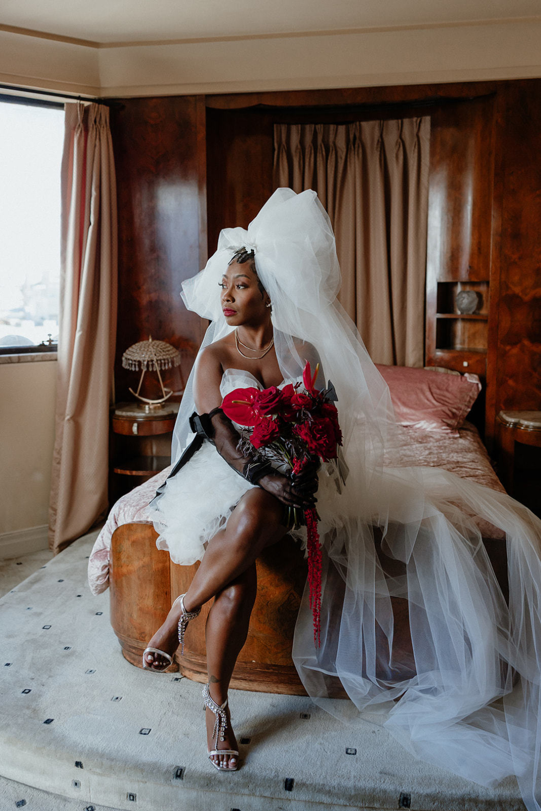 All dressed up with somewhere iconic to go.
Bridal energy at its finest. ✨
Photo: @everoxphotography
Hair: @jazzmynsamuels
Makeup: @lacefaceartistry
Florist: @Truesplendorevents
#TheOviatt #OviattPenthouse #DTLAWeddings #ArtDecoBride #ModernBride #BridalStyle #WeddingInspo #LAWeddingVenue #BrideVibes
