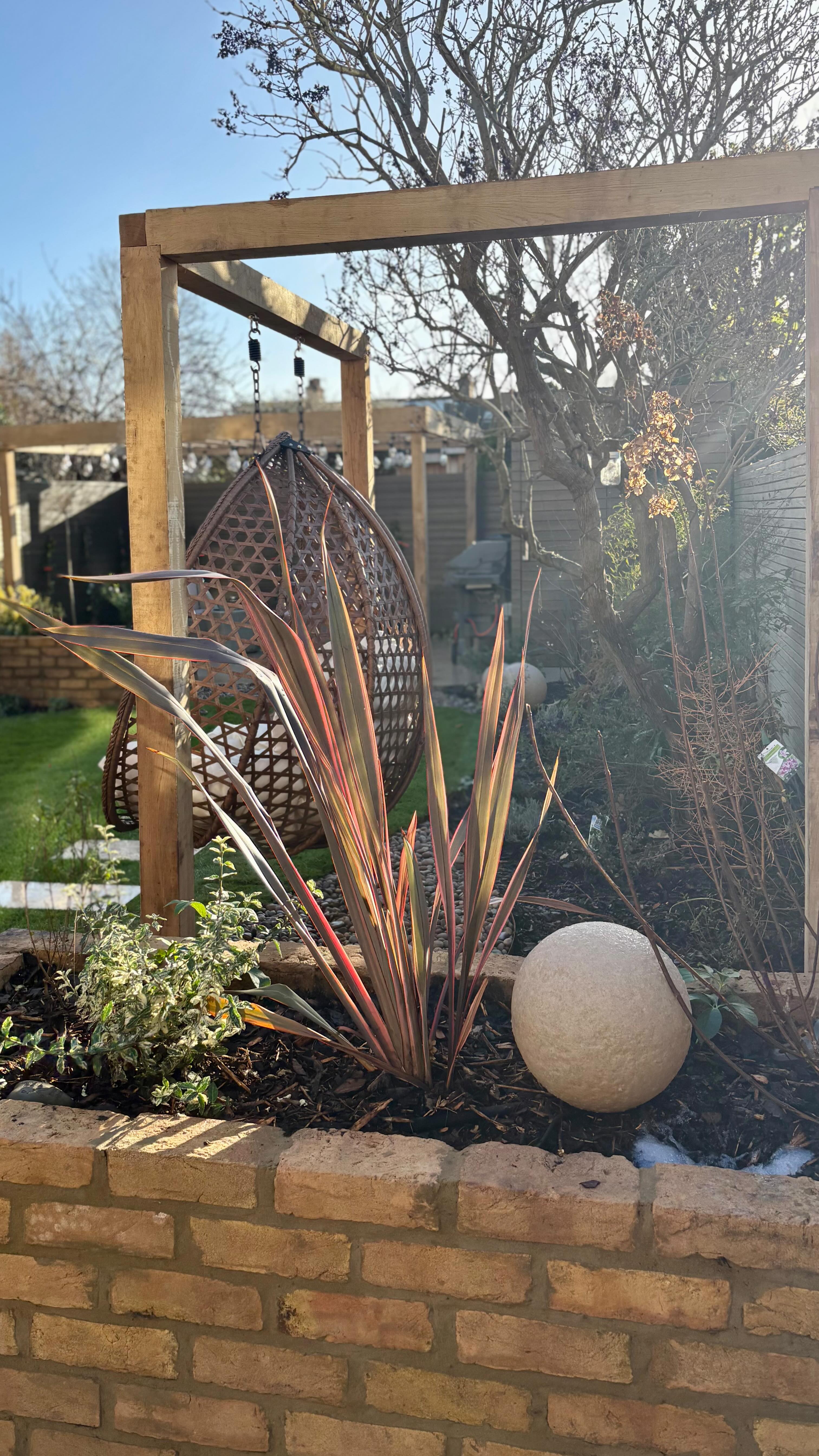 #gardendesign #urbangarden #urbangarden #plantingdesign #gardentransformation This sad, grey, underused space was transformed into airy, evergreen garden perfect for entertaining family and friends. Get in touch to start your journey to the perfect garden in 2026. www.agatahendersongardendesign.co.uk