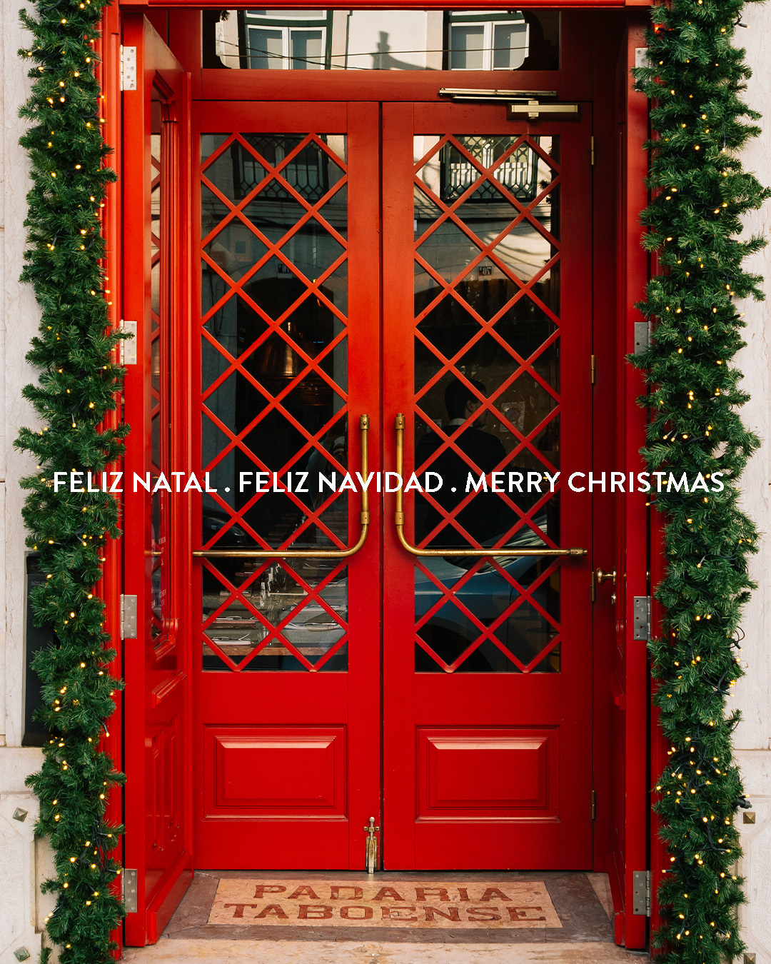 🎄Desejamos a todos um Feliz Natal 🎄Les deseamos a todos una Feliz Navidad 🎄 We wish you all a Merry Christmas 🎄