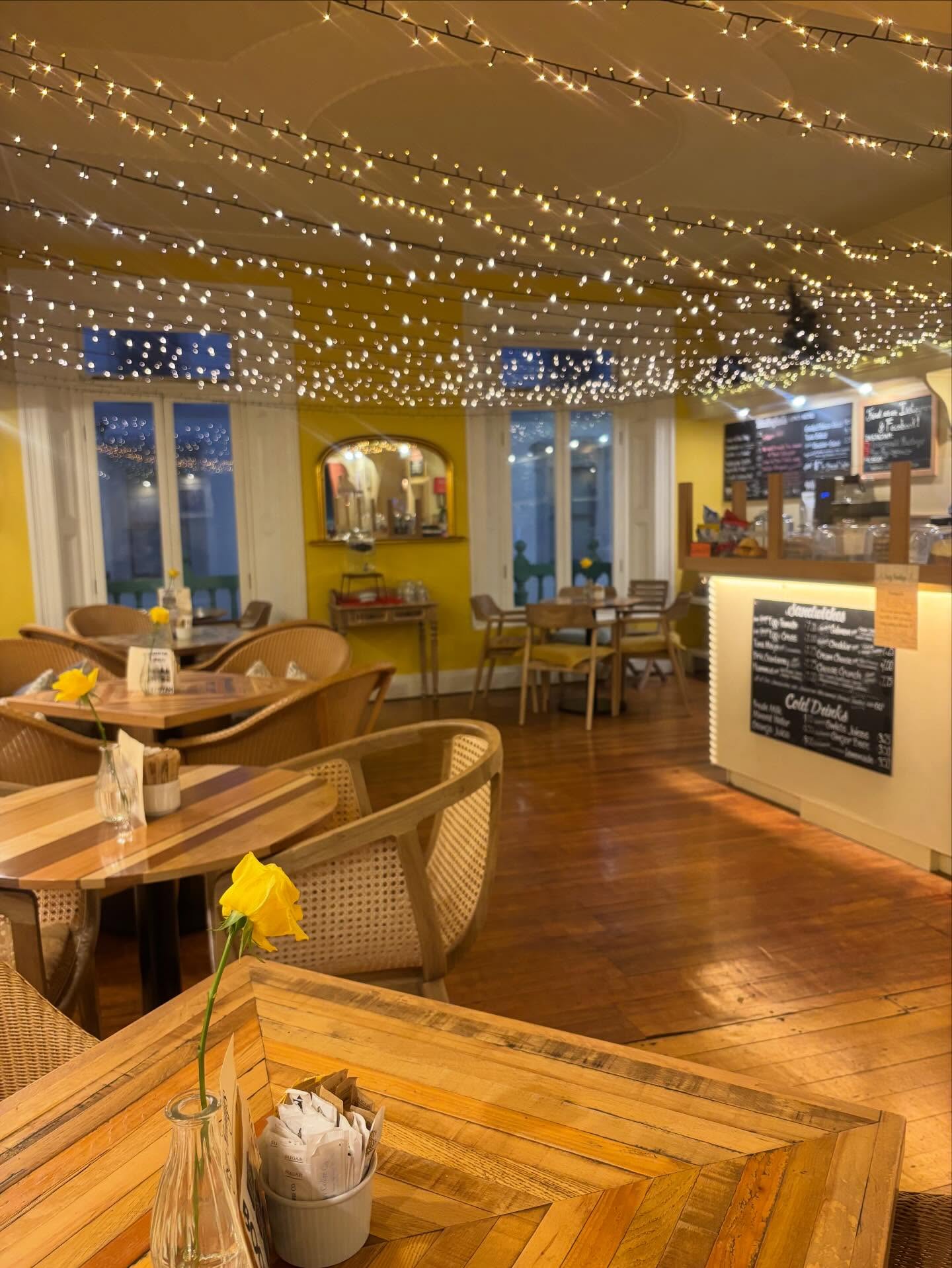 Don’t forget we’re still open on this Sunday, Monday, Tuesday and Wednesday (Christmas Eve)! 🥳🎄
So pop in for a last minute gift, enjoy a treat in our cafe- all before the chaos of Christmas Day✨