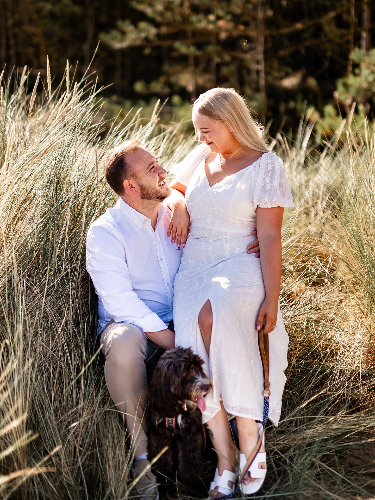 // Kayleigh & Harry \\
Another trip to one of my favourite spots, Wells beach! This time, the sun was out, the sand was warm, and Loki (their gorgeous pup) was living his best life running circles around us all.
These two are getting married next year, and we spent the morning laughing our way along the sand and chatting wedding plans. There’s something so special about engagement shoots like this. No pressure, no posing. Just the two of you (and sometimes a muddy paw or two) being completely yourselves. It’s such a lovely chance to get comfy in front of the camera before the big day, and to capture those in-between moments that feel so you. By the time the wedding rolls around, it feels more like catching up with friends than work, and that’s exactly how I like it.
#shotbypinky 🐾 #pinkypromisephotographyuk
Helen is a published fun and inclusive wedding and family photographer based in East Anglia (Norfolk and Essex), also covering events in London, Cambridgeshire, Suffolk, Kent and beyond. With a relaxed and unposed approach offering colourful authentic imagery of folks in love having their best day!
#norfolklifestylephotographer #norfolkweddingphotographer #norfolkfamilyphotographer