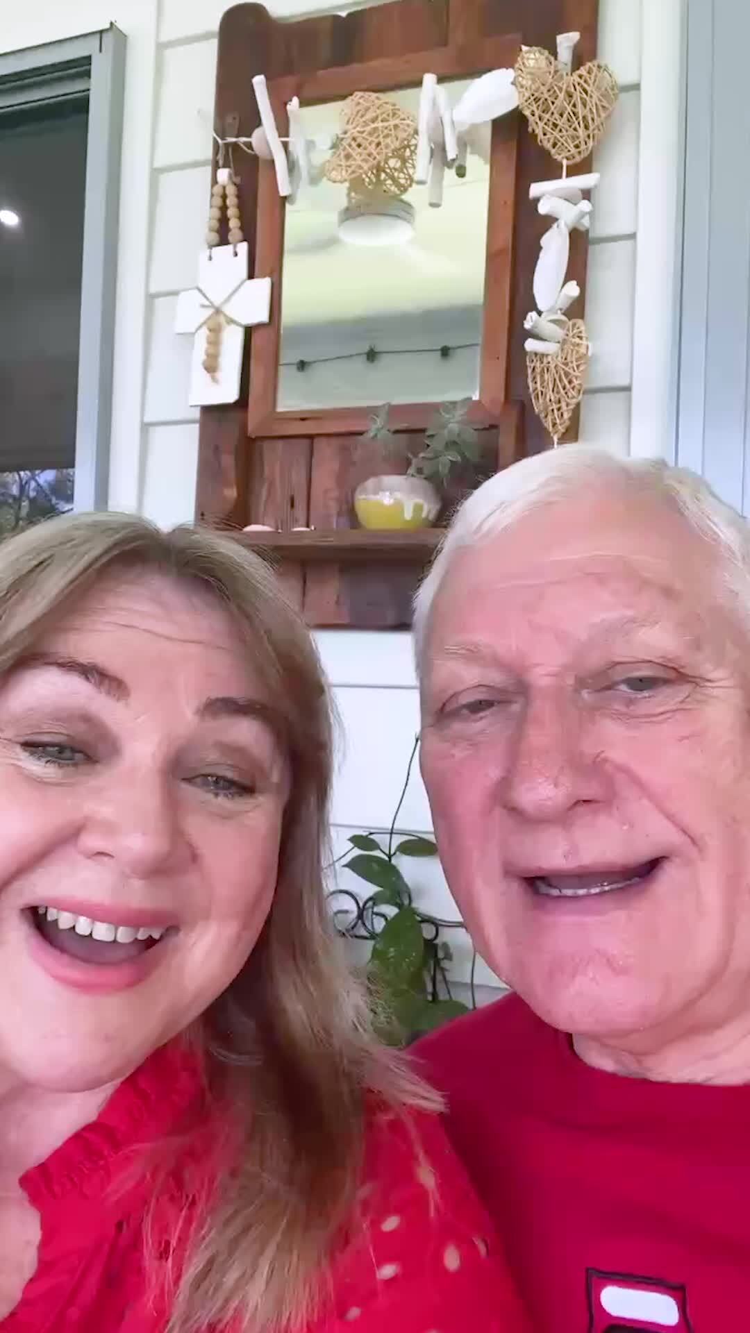 Merry Christmas! Pray you have an amazing day and a refreshing time with family and friends xx ๐