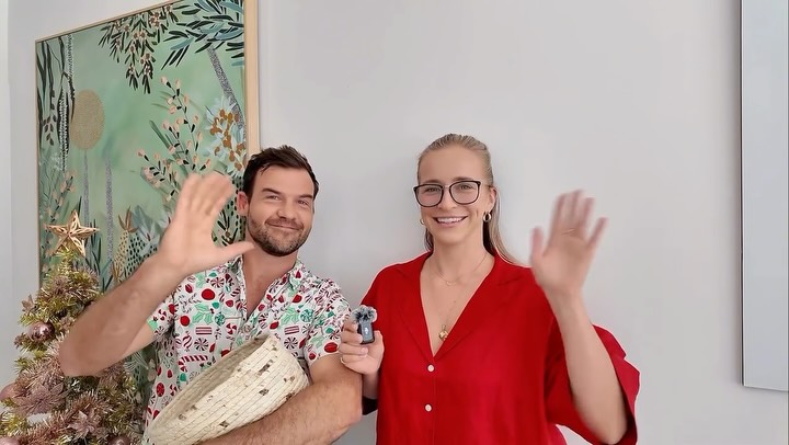 Merry Christmas everyone 🎄
Congratulations to our Christmas hamper raffle winner!
Hope you all have a happy and safe holiday & please enjoy this video and hope you all have a laugh with us.
Thank you all for referring family and friends to our clinic, we are so grateful for our amazing patients support 🤍