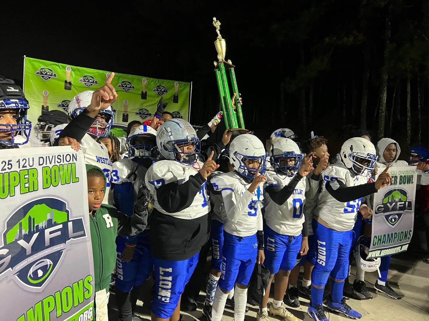 Congratulations to our GYFL 2025 12u Division Champions @sandtown_lions_football_