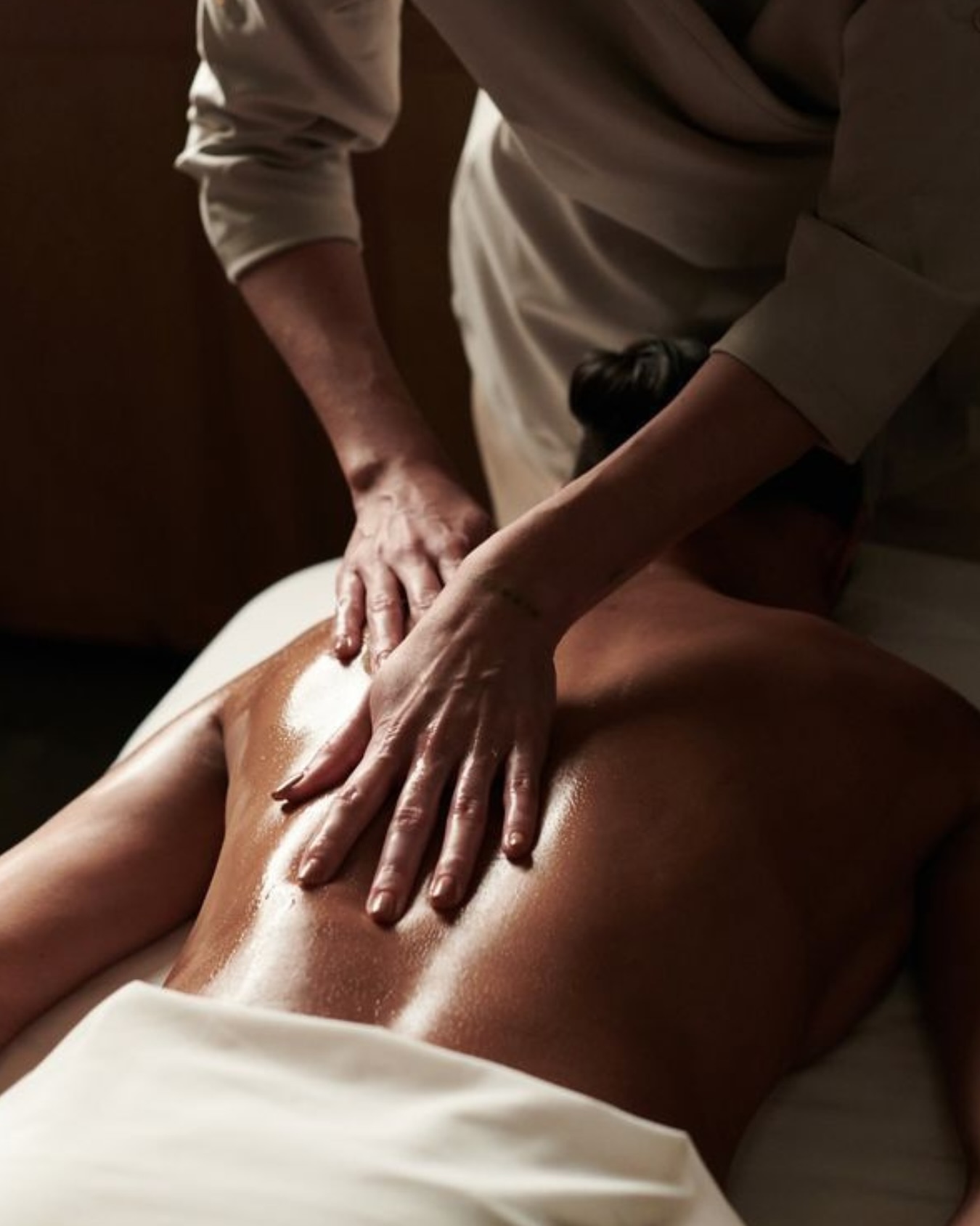 ✨EL REGALO PERFECTO QUE SIEMPRE TRIUNFA ✨
Tratamiento facial con 50% de descuento
Regala (o regálate) una experiencia única: un tratamiento facial donde un profesional cuida cada detalle de tu piel mientras tú te desconectas del mundo y reconectas contigo mismo.
Un momento de paz, bienestar y renovación que tu piel y tu mente merecen.
🎁 Cómo aprovechar tu 50% OFF:
1. Entra en nuestra web
2. Elige el tratamiento que más te llame
3. Añádelo al carrito
4. Ingresa el código: TRATAMIENTOSALE
5. ¡Listo! Verás tu descuento aplicado
Tienes 6 meses para canjear tu tratamiento y disfrutar de esta experiencia transformadora.😉
#tratamientofacial #regaloperfecto #skincare #boutiquespacosmetics