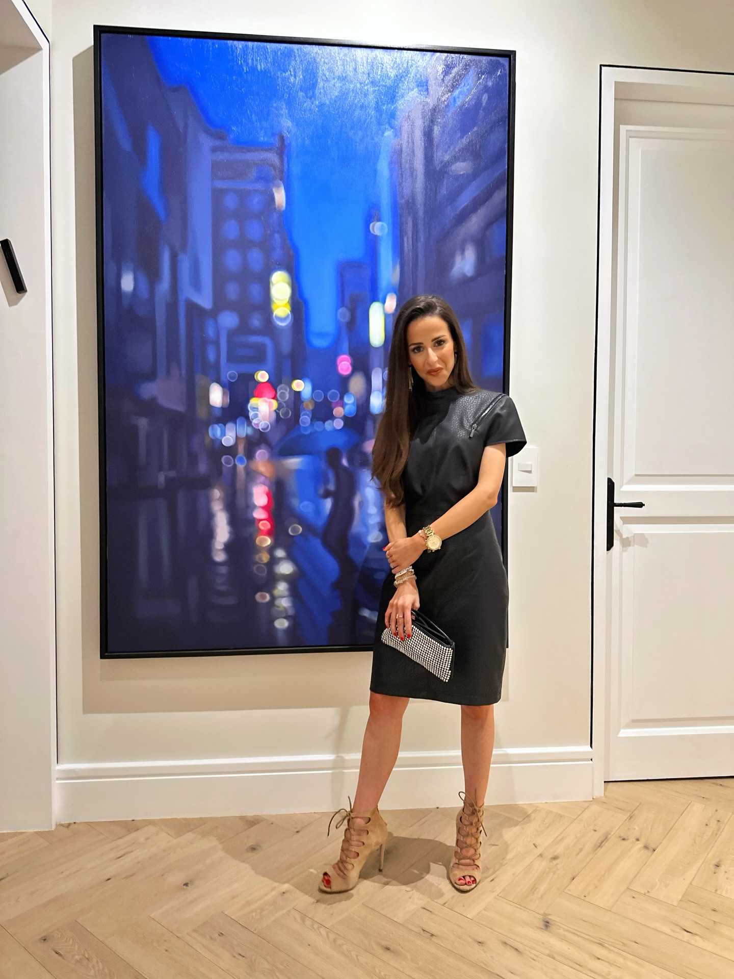 My top tips for staying healthy, calm (& happy!) over the holidays ✨
The festive season is here — bringing with it celebrations, family time… and lots of food!
If you’re feeling stressed about “derailing” your health or weight loss goals, not to worry — I’ve got you covered.
Here are my top 3 tips to help you stay healthy and reassured — heading into January feeling GOOD…
1️⃣ Don’t head out hungry!
“Saving calories” by skipping meals or under-eating during the day when you know you’re heading out in the evening is a sure-fire setup for overeating. Arriving overly hungry makes it much harder to tune into hunger and fullness cues — and often leads to excessive eating later on.
2️⃣ Snack smart before you go!
A small, balanced snack can make a huge difference.
Focus on protein, fibre and healthy fats for optimal satiety and blood sugar stability. This combination helps you feel calmer around food, stay fuller for longer, and reduces the urge to overindulge on sugary foods later on.
3️⃣ Change your mindset and ditch the guilt!
Try not to let food stress overshadow what really matters — enjoying this special time with friends and family. And remember: if you do overeat or overindulge, it’s no big deal.
Nothing is “ruined”. Stay kind to yourself, move forward, and gently return to your usual healthy habits when you can — without guilt or punishment.
Enjoyment matters more than eating “perfectly”.
If you’re ready to start the New Year with simple, personalised nutrition support that fits your life, and doesn’t involve deprivation, I’d love to help.
My 1-on-1 programme, The Food Effect Method, is designed to make healthy eating easy, enjoyable, and sustainable.
Find out more or book a free discovery call via the link in my bio.
Wishing you a holiday season filled with true joy and lots of wonderful memories — delicious food included!
Save this post to refer to over the holiday season
and share with someone you think would benefit from a reminder that:
“you don’t need to eat perfectly to be healthy” 💚
#TheFoodEffect #HolidayHealth #healthyeating #healthyliving #lovelife