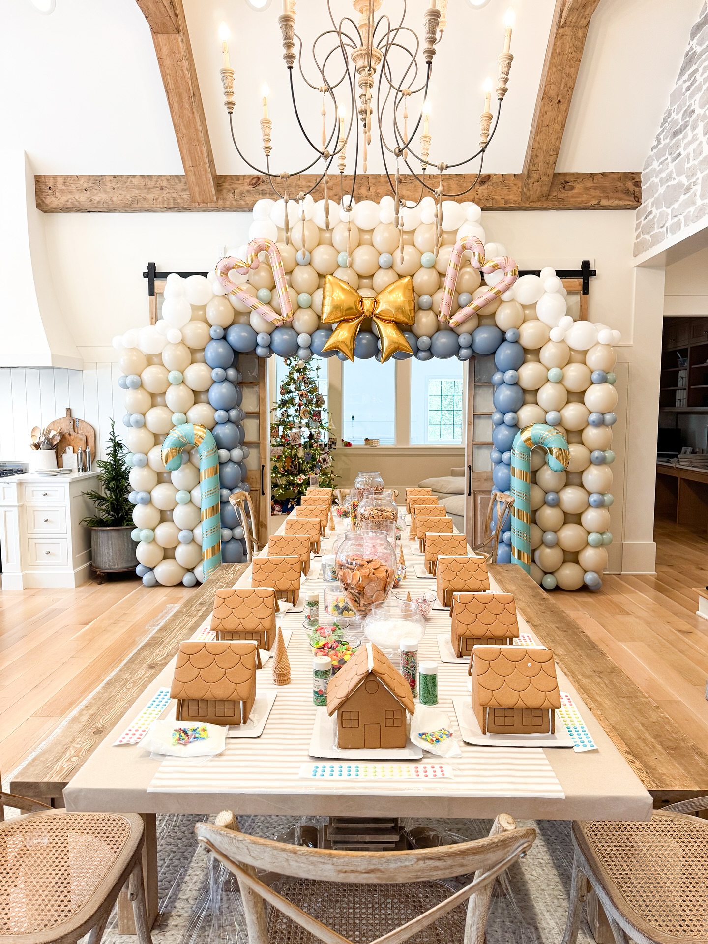 Hoping your holiday is as sweet as this gingerbread beauty!
Thank you @theballoonguild and @johnathon_gerber_cba for the recipe!
#balloonbackdrop #gingerbreadhouse #gingerbreadparty #holidayparty #gingerbreadballoons #clevelandballoons #balloonscleveland #extrabetty #linkingballoons #ballooninspo #balloonbusiness #clevelandevents #clevelandeventplanner #balloonarch #clevelandmoms #auroraohio