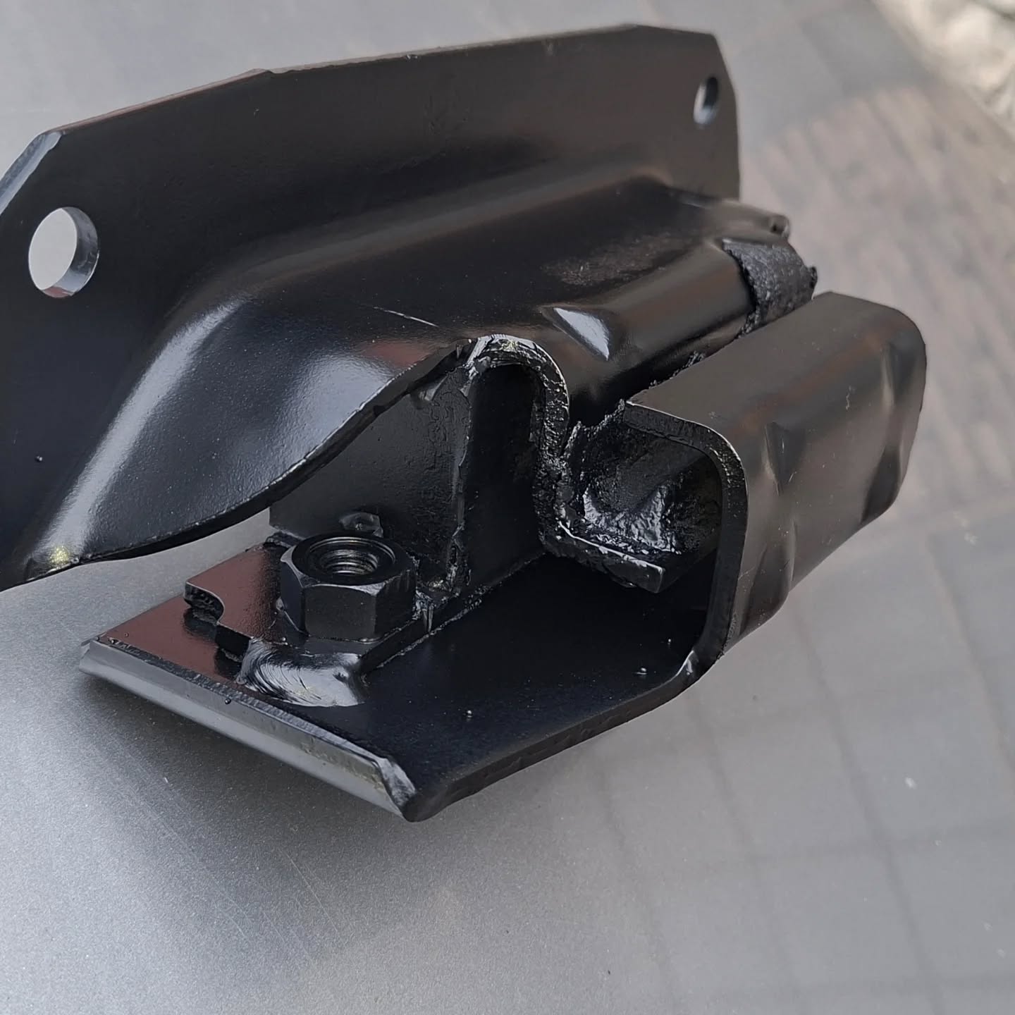 Reparirani nosač Alfa 146
#alfaromeo
#alfa146 #alfa145
#rubbermount
#gumeni
nosač