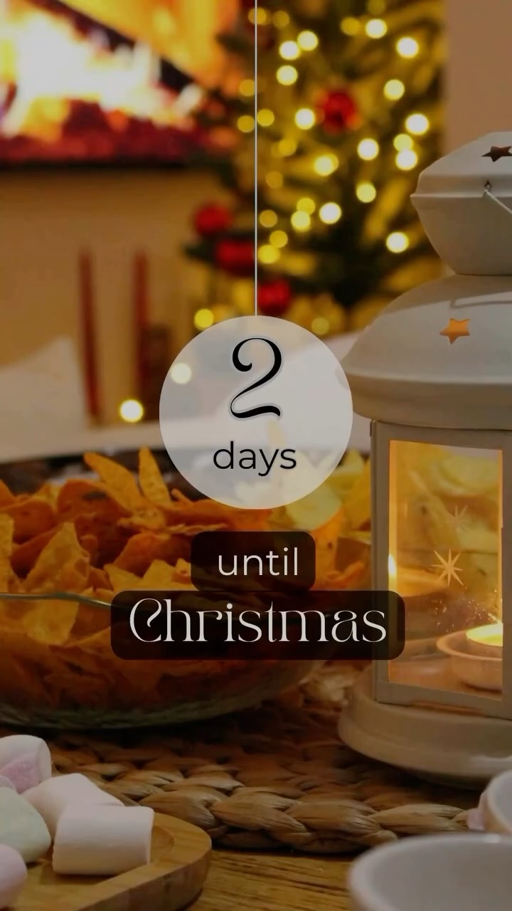 Day 11 of 12 Days Until Christmas: Must-Watch Christmas Movie Night 🎬
Lights low, blankets piled high, and a movie I can quote by heart. My five favorite Christmas movies? The Holiday, Love Actually, Elf, Home Alone, and The Santa Clause. Christmas movie nights just hit differently this time of year.
What are your go-to holiday movies?
#christmasmovies #cozyseason #holidaytraditions #myrooftopstories
